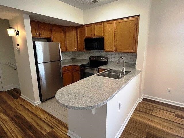 4595 Girvan Dr. Property Photo 3