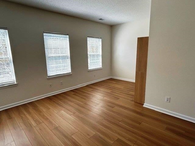 4595 Girvan Dr. Property Photo 8