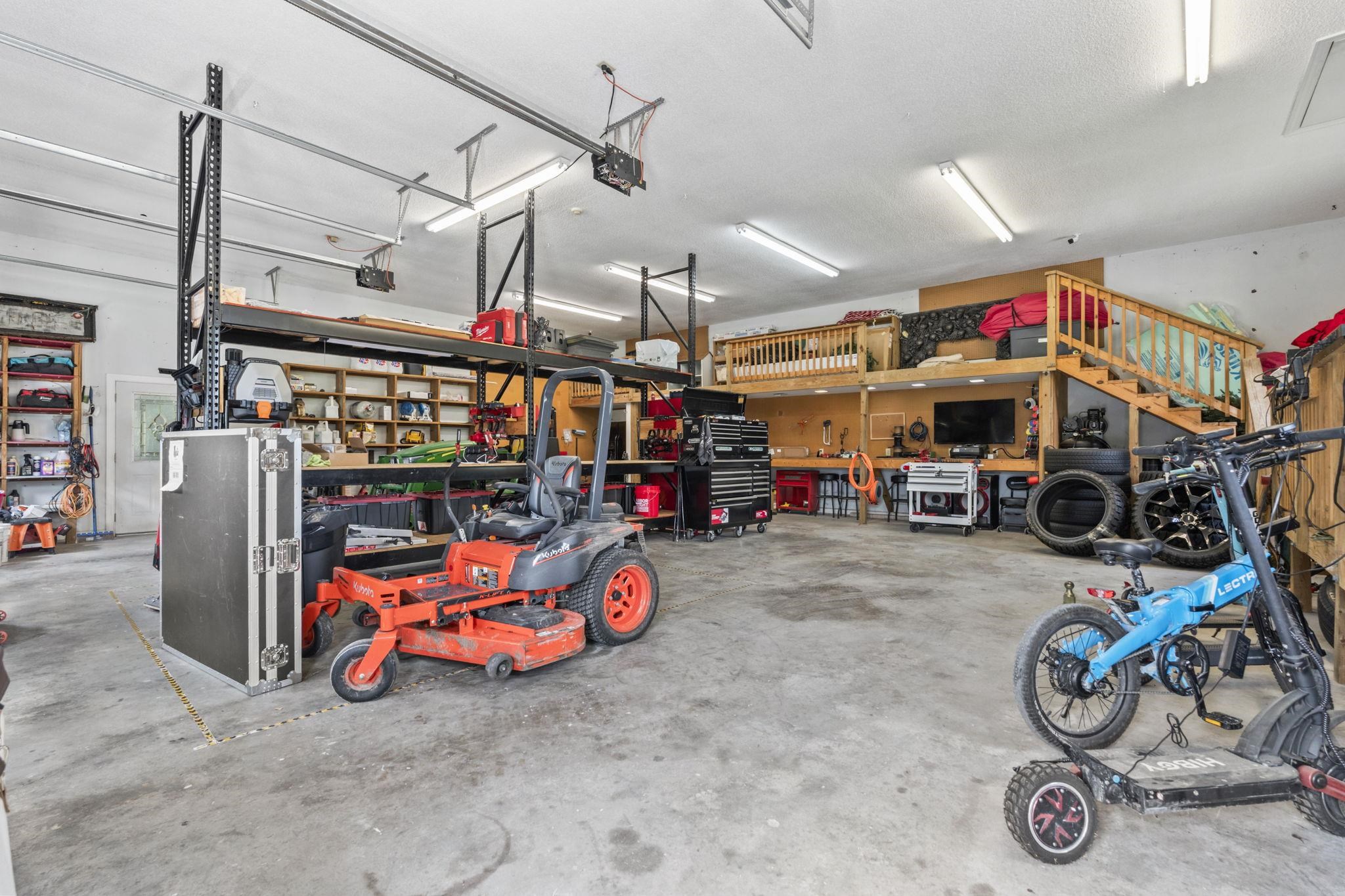 6125 R C Sarvis Ln. Property Photo 42