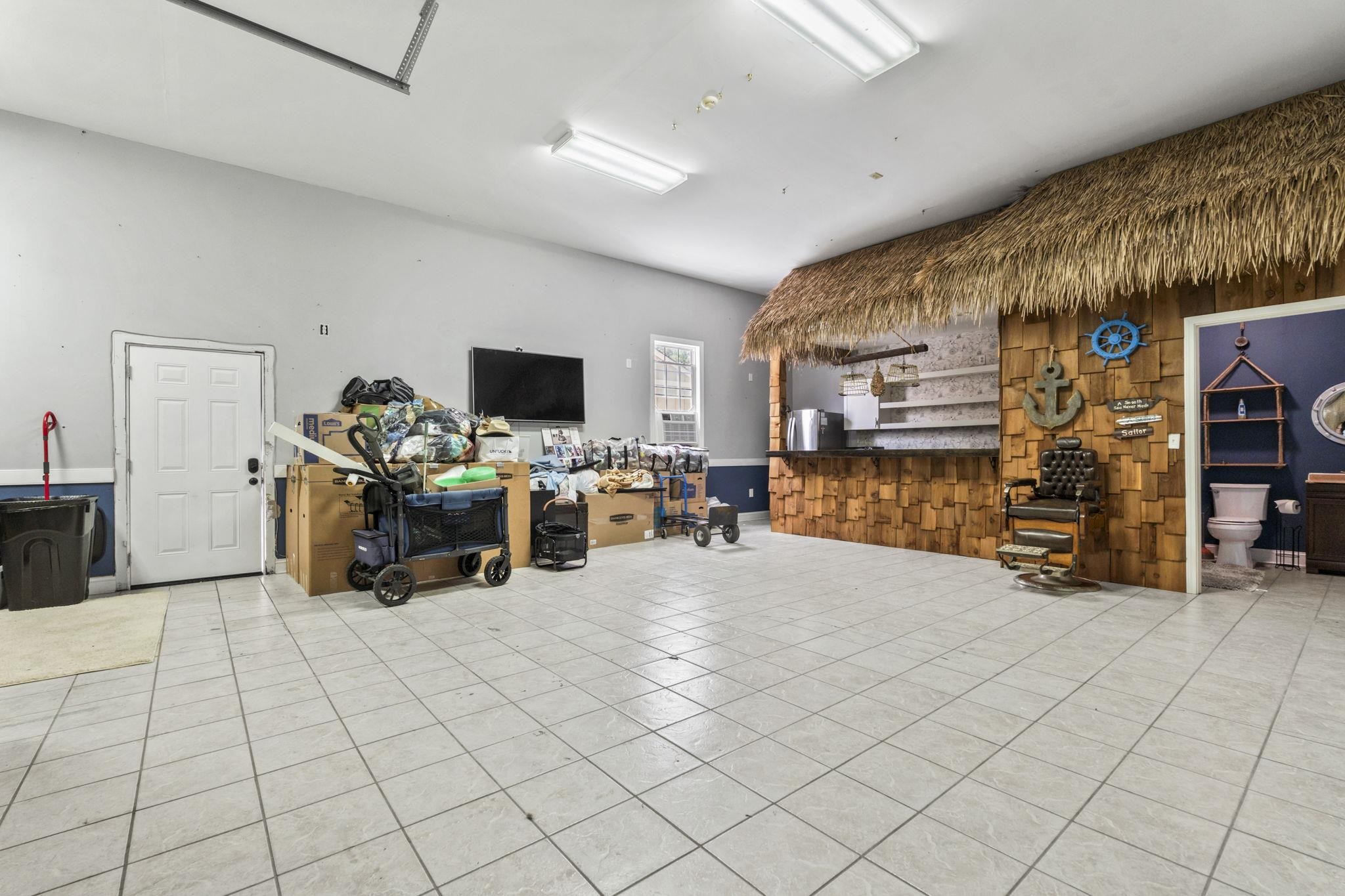 6125 R C Sarvis Ln. Property Photo 43