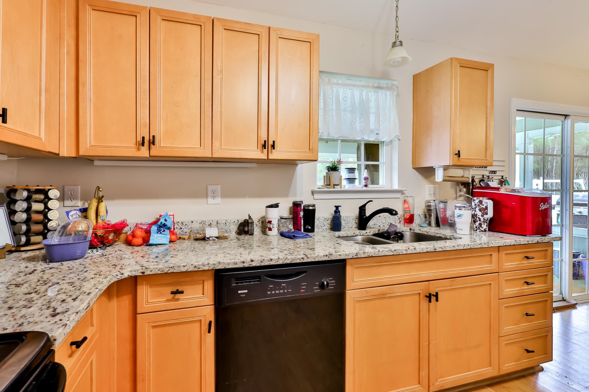 525 Carolina Woods Dr. Property Photo 8