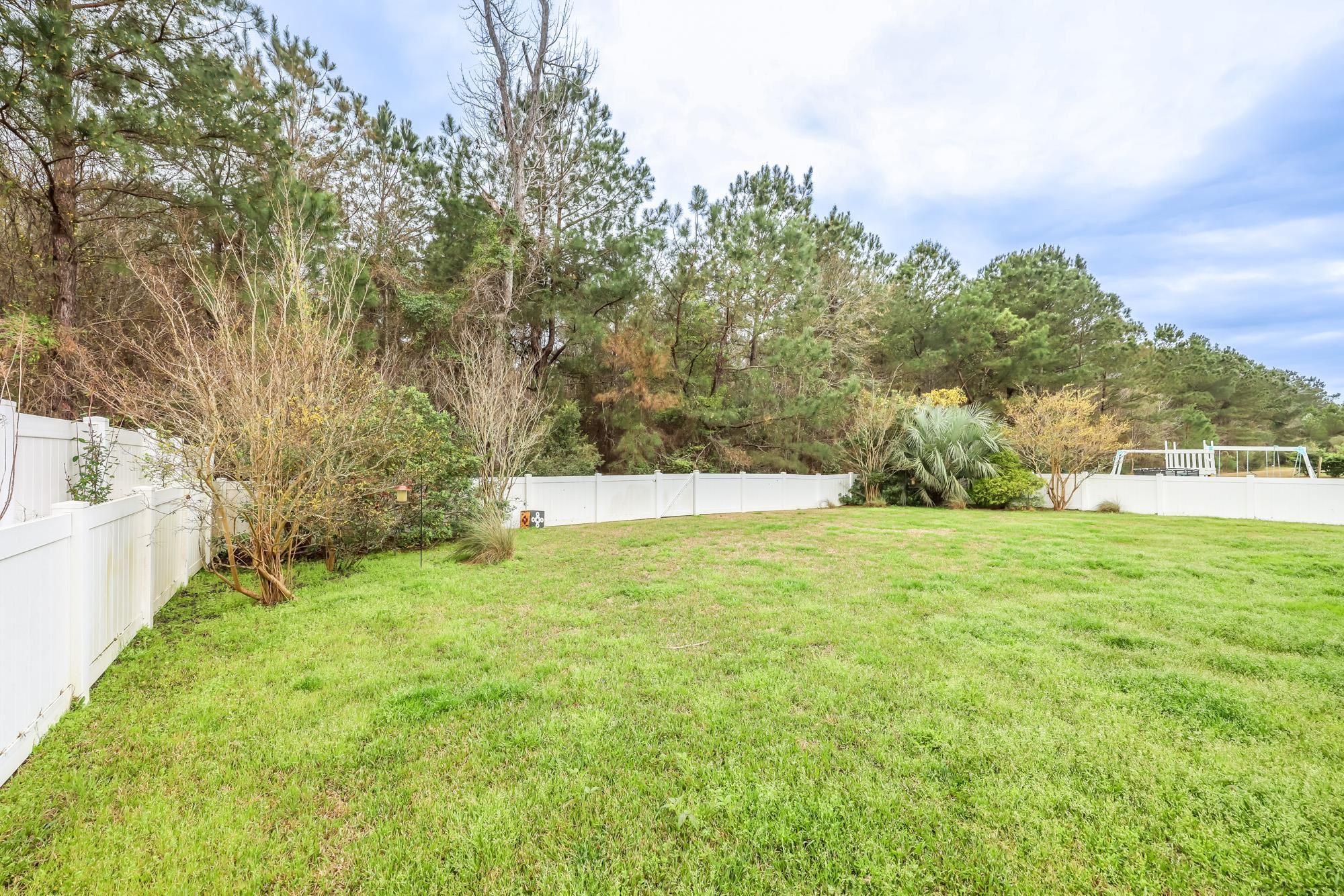 525 Carolina Woods Dr. Property Photo 24