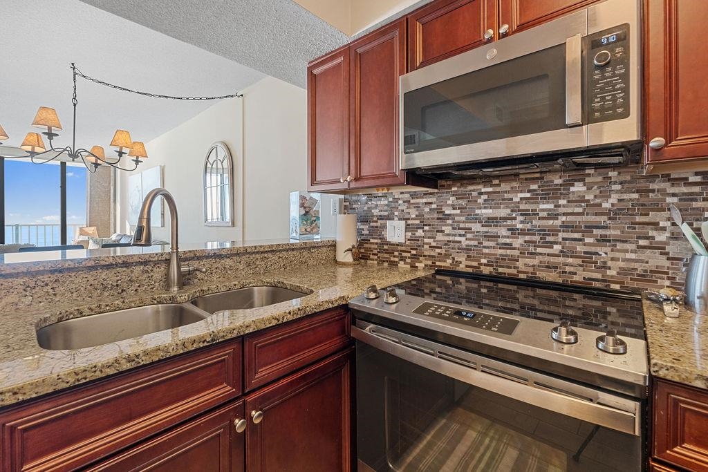 9400 Shore Dr. Property Photo 6
