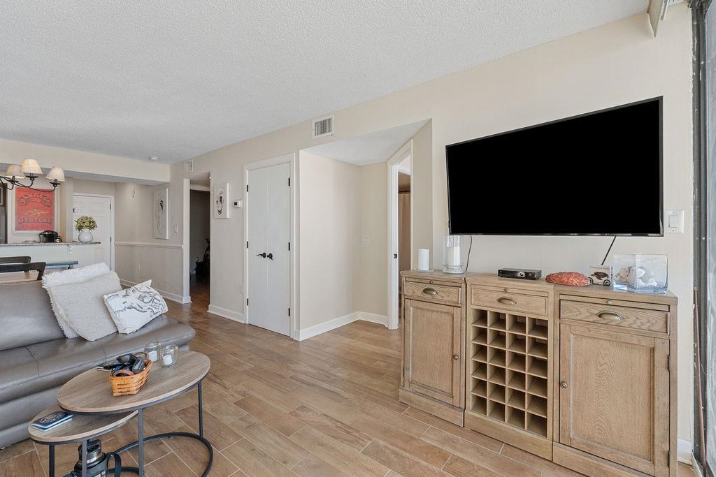9400 Shore Dr. Property Photo 11