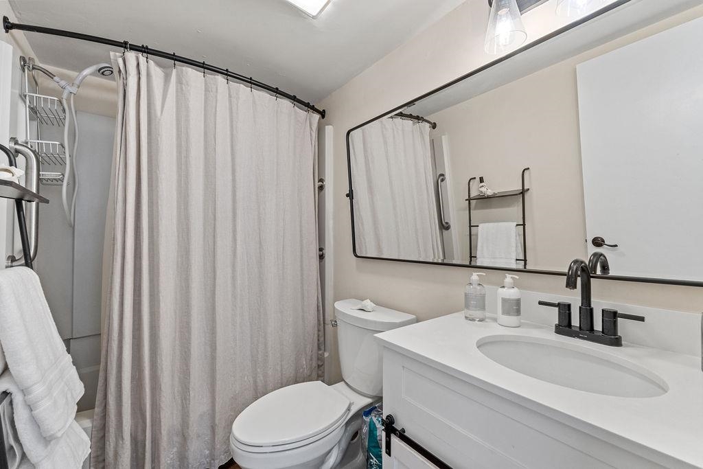 9400 Shore Dr. Property Photo 15