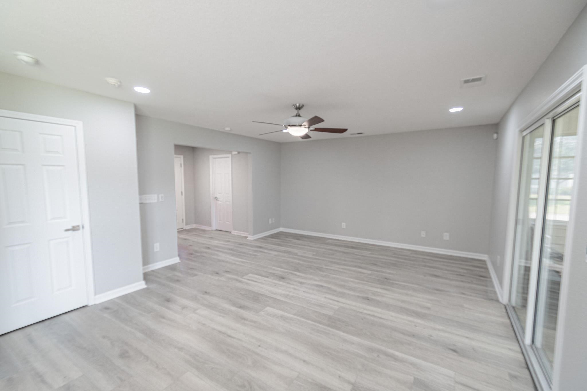 1201 Eagle Creek Dr. Property Photo 6