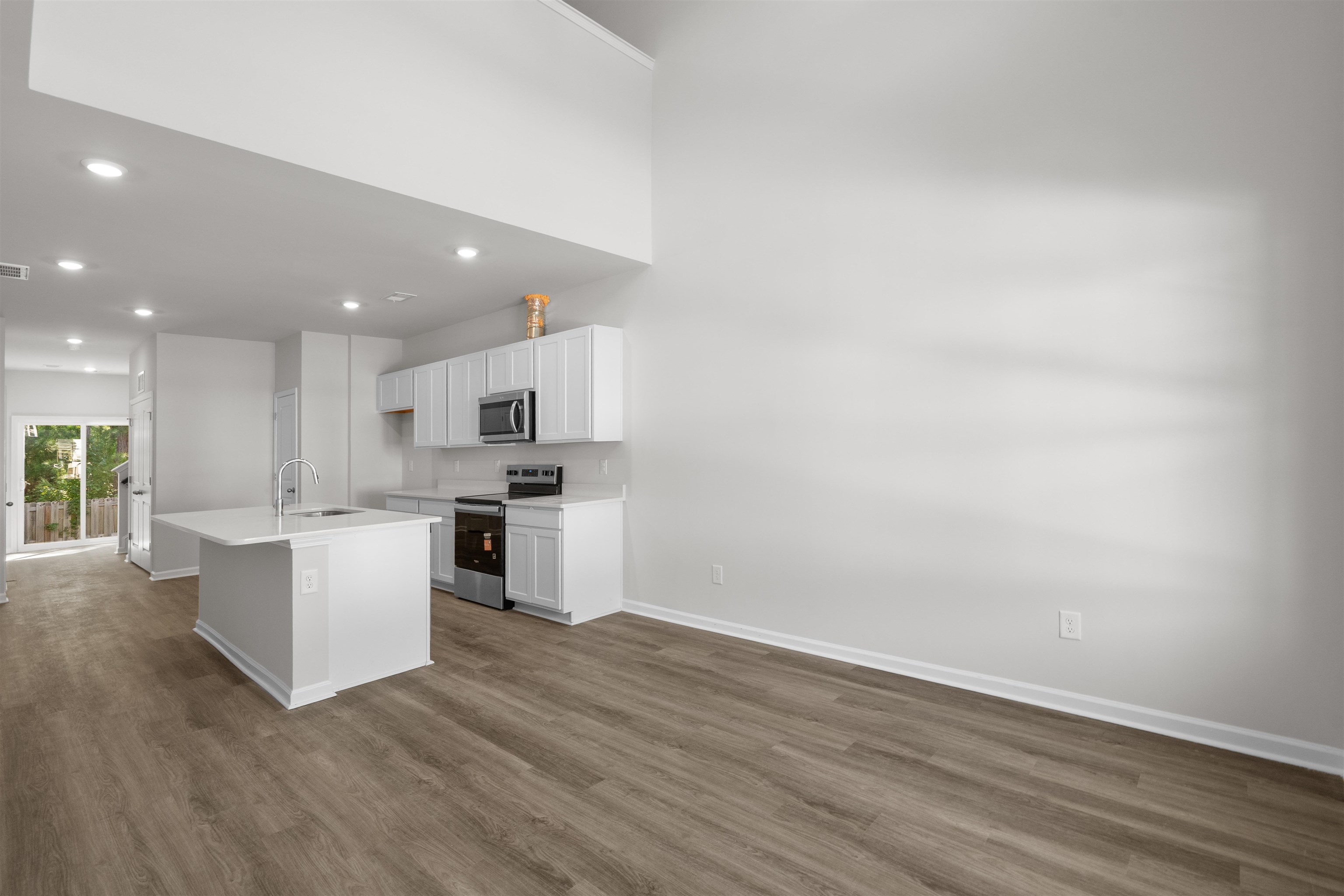 836 Palm Frond Way Property Photo 32