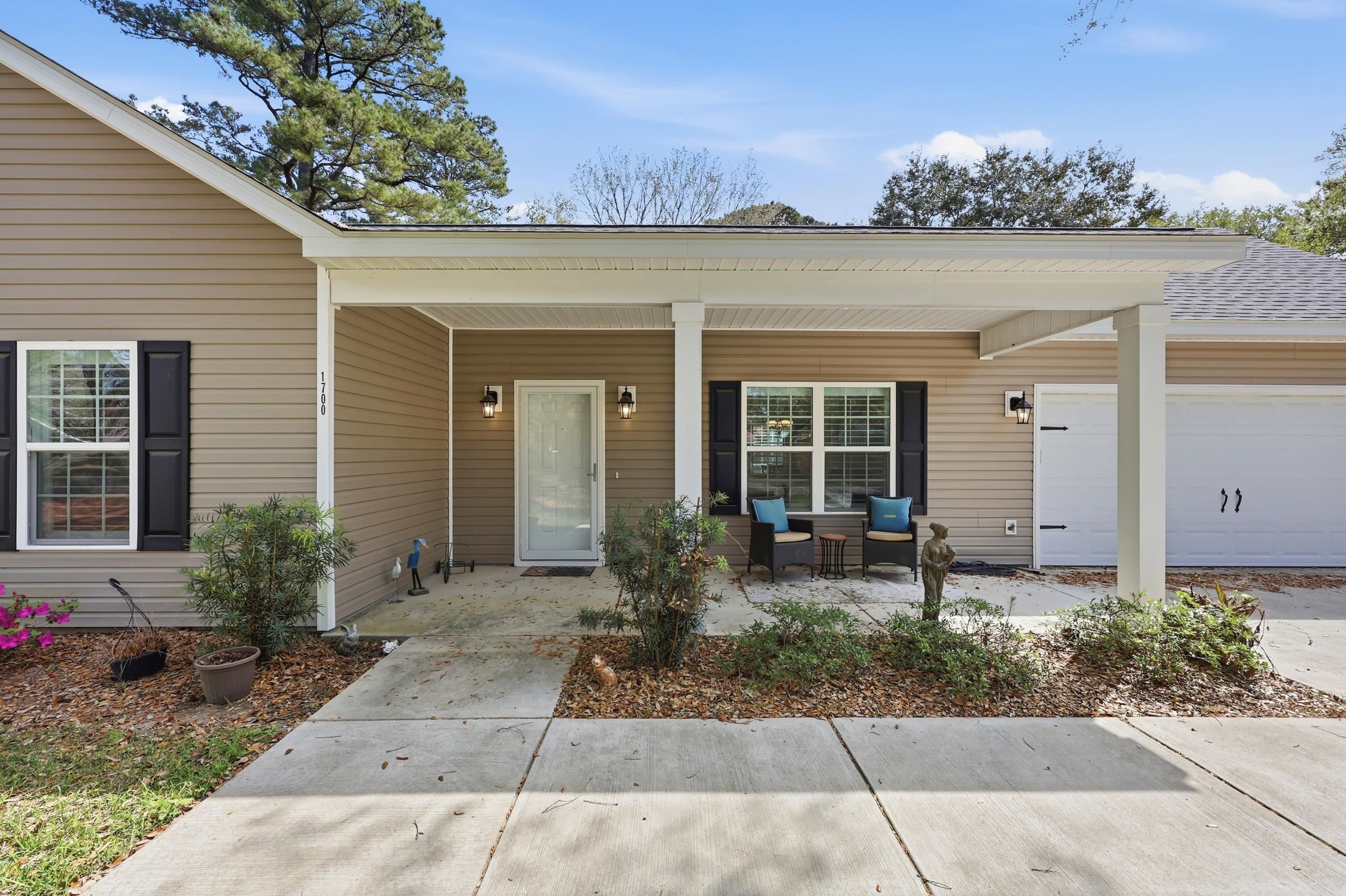 1700 Wren St. Property Photo 3