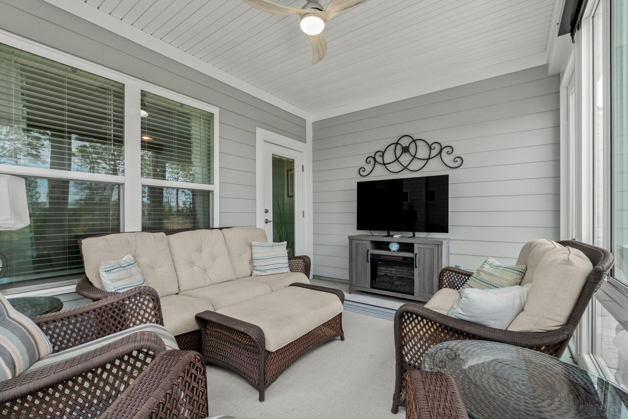 6598 Torino Lane Property Photo 21