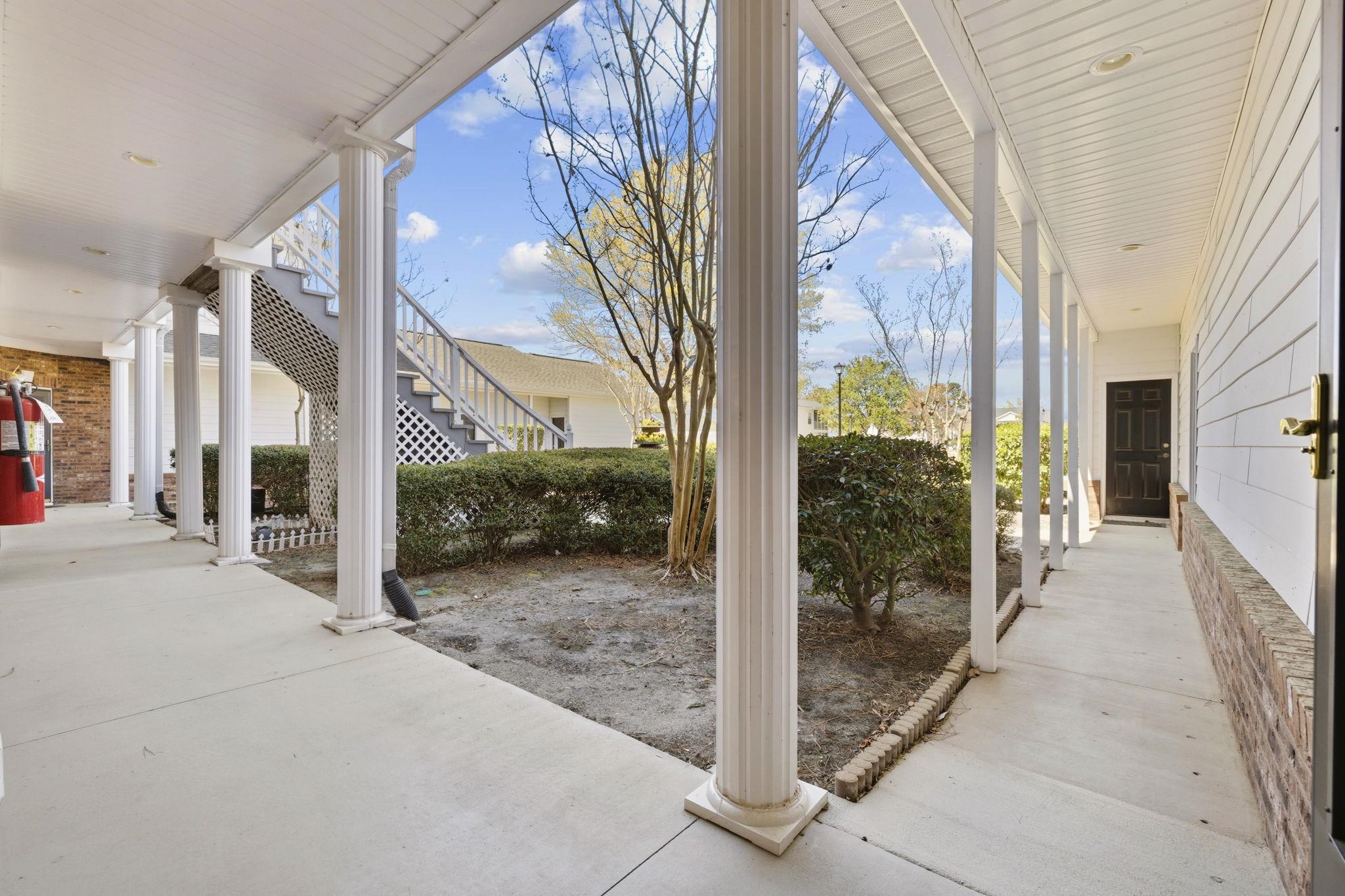 5049 Glenbrook Dr. Property Photo 3