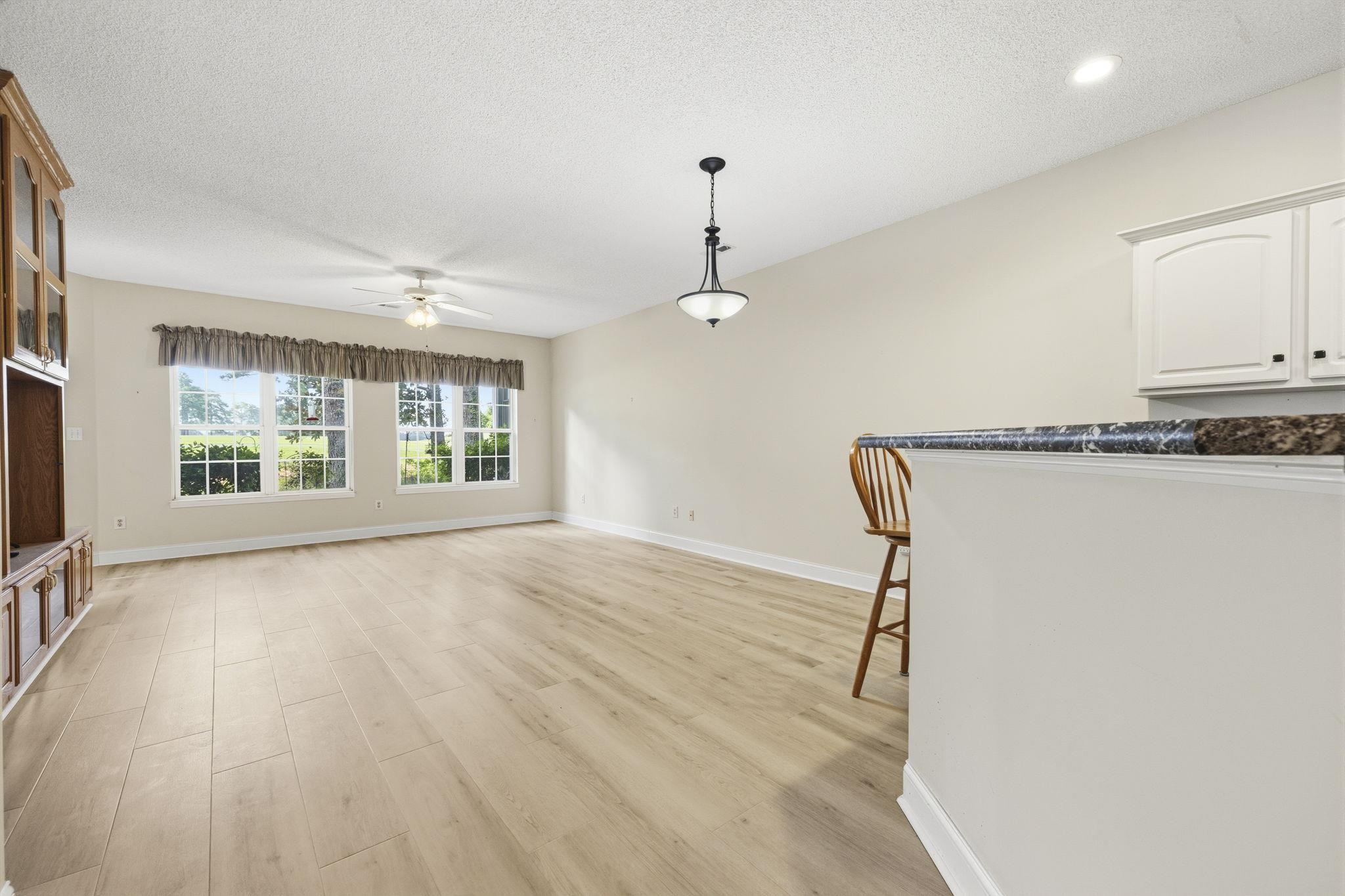 5049 Glenbrook Dr. Property Photo 6