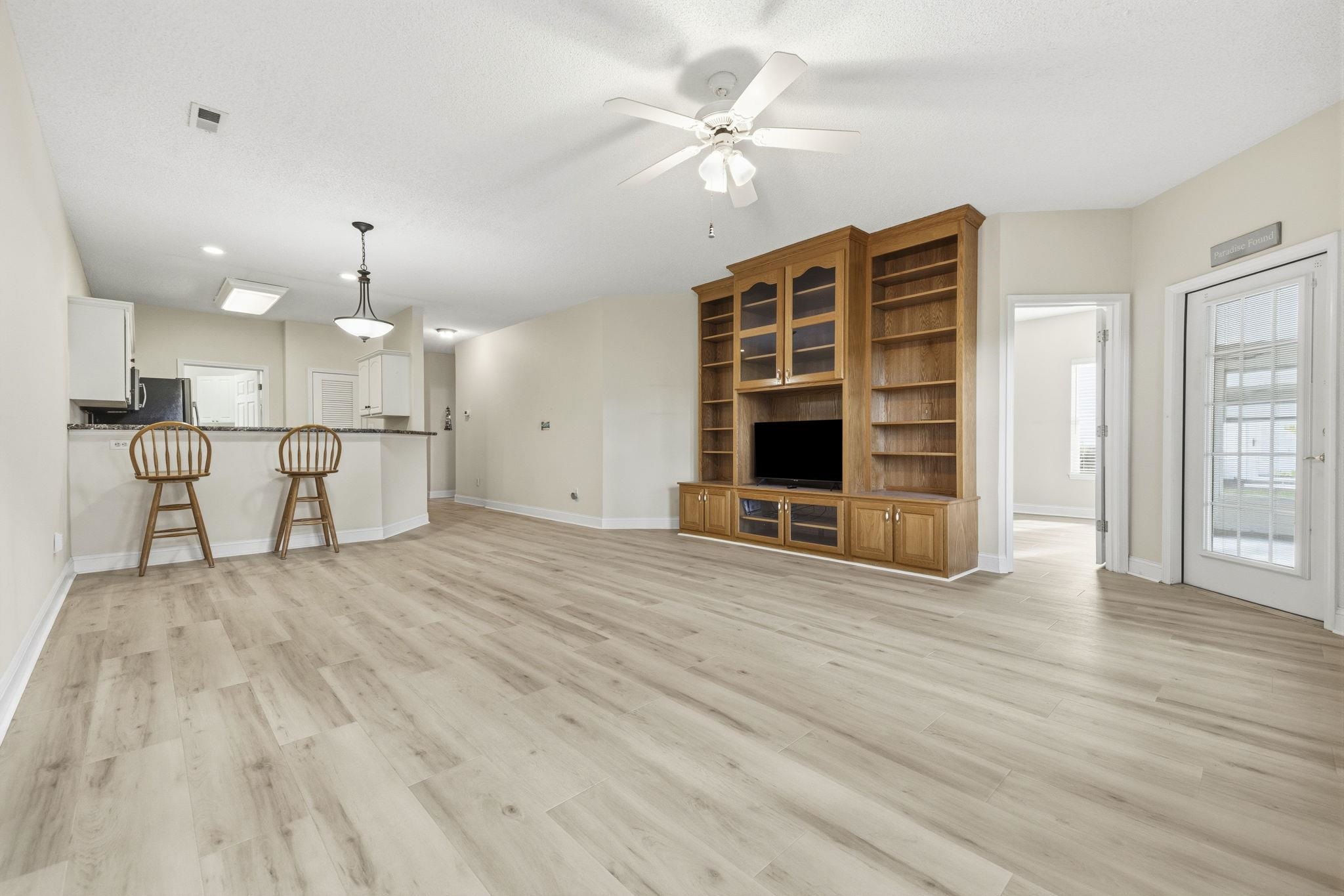 5049 Glenbrook Dr. Property Photo 12