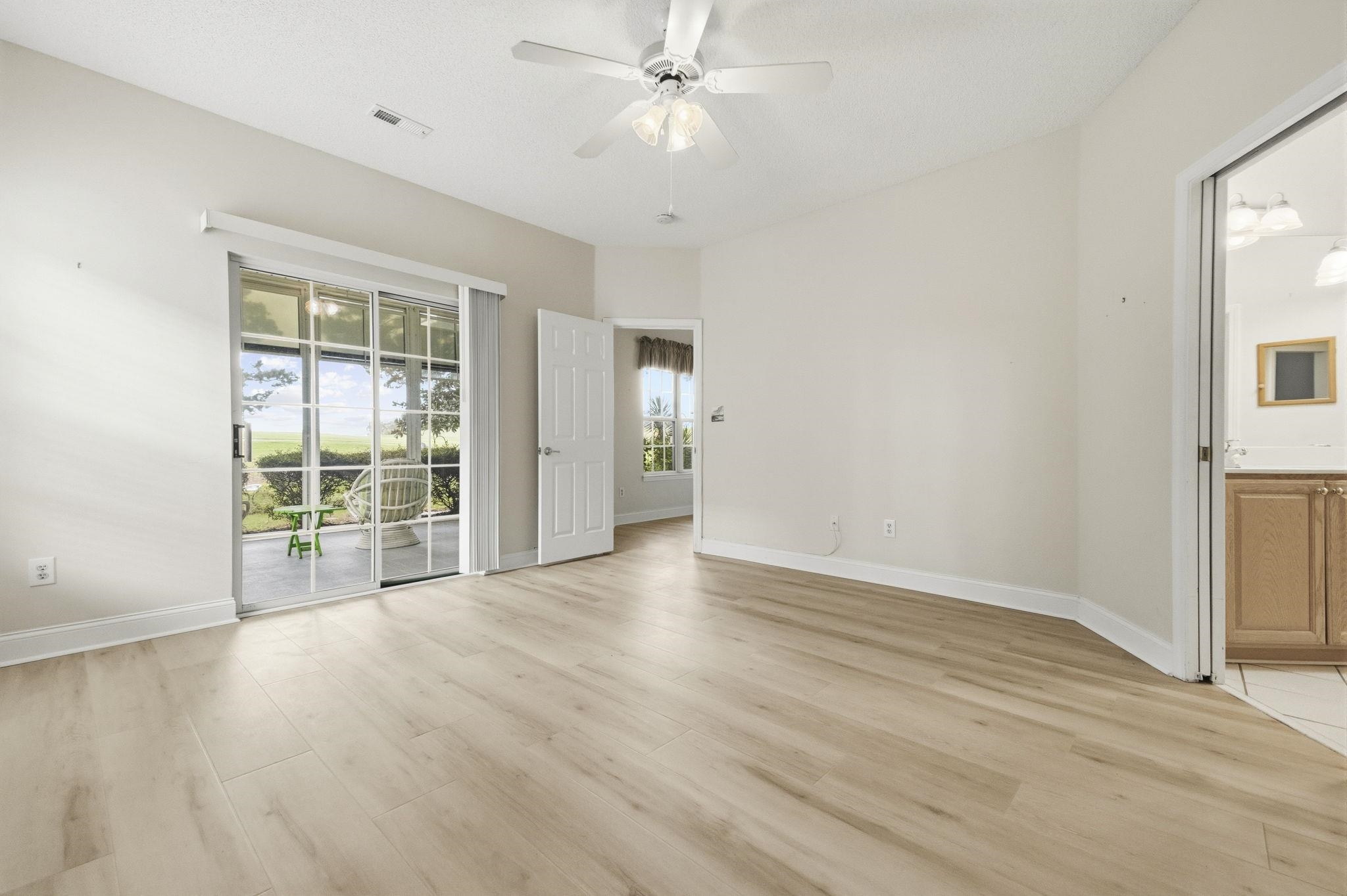 5049 Glenbrook Dr. Property Photo 17