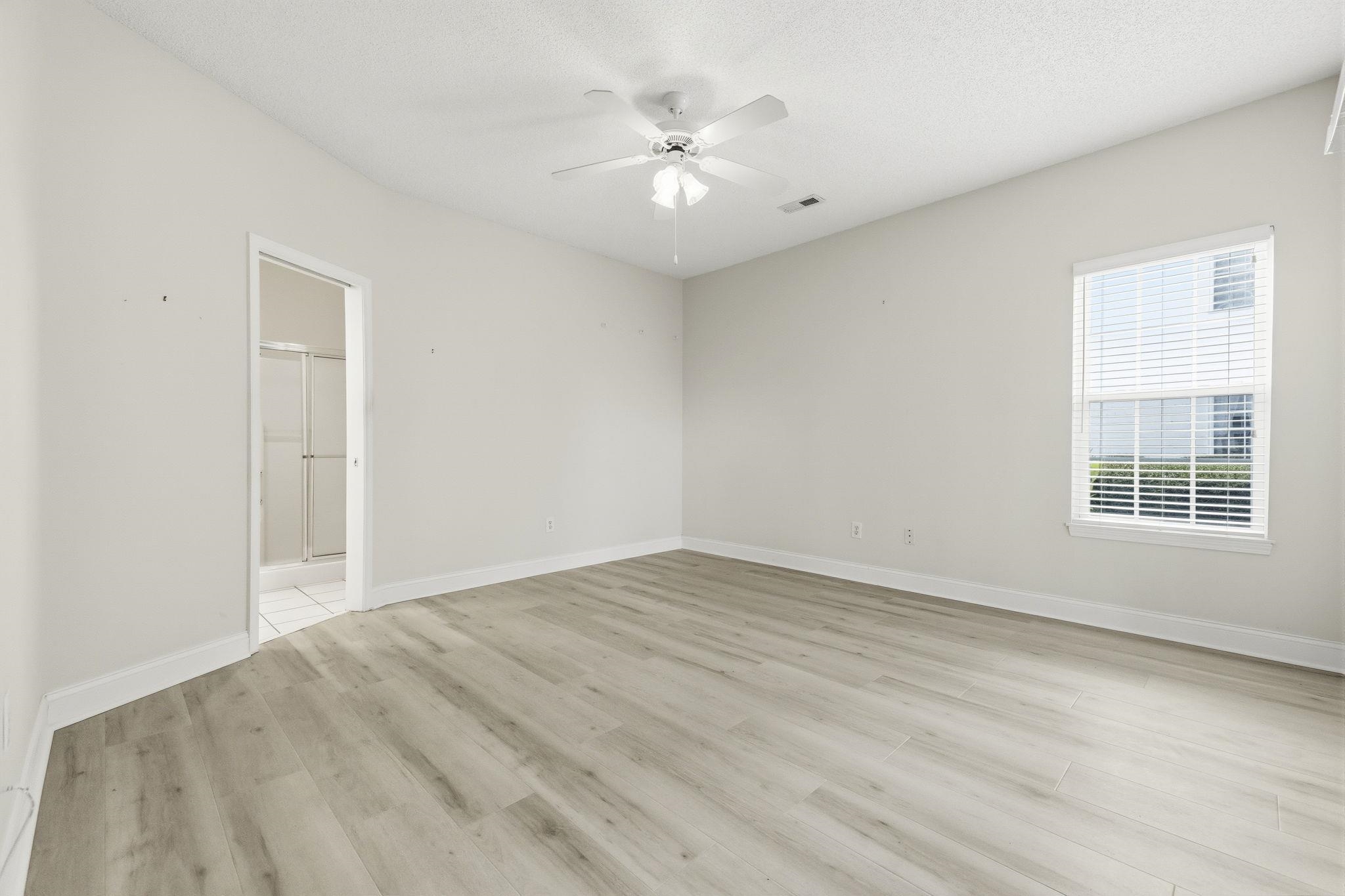 5049 Glenbrook Dr. Property Photo 18