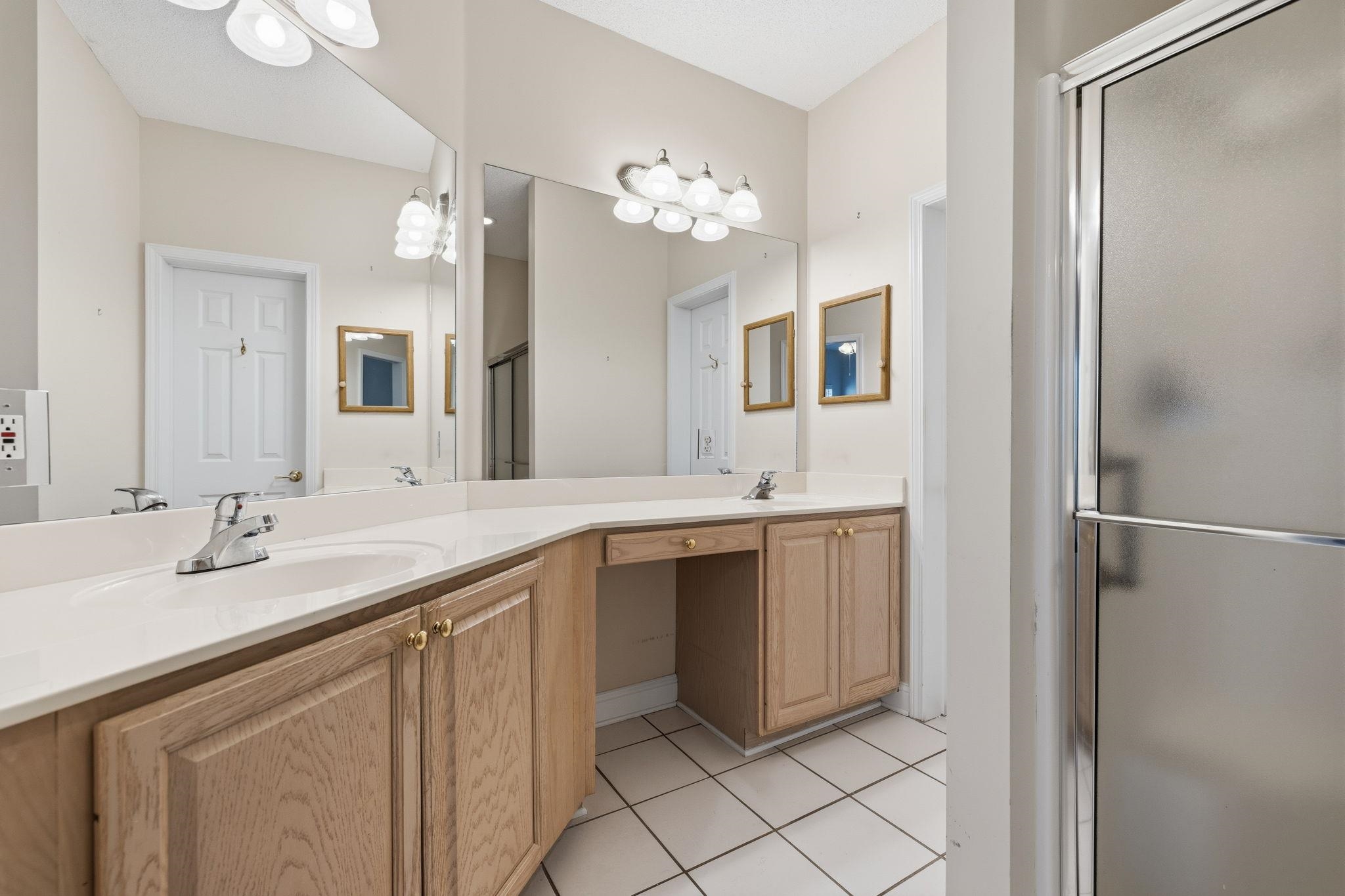 5049 Glenbrook Dr. Property Photo 20