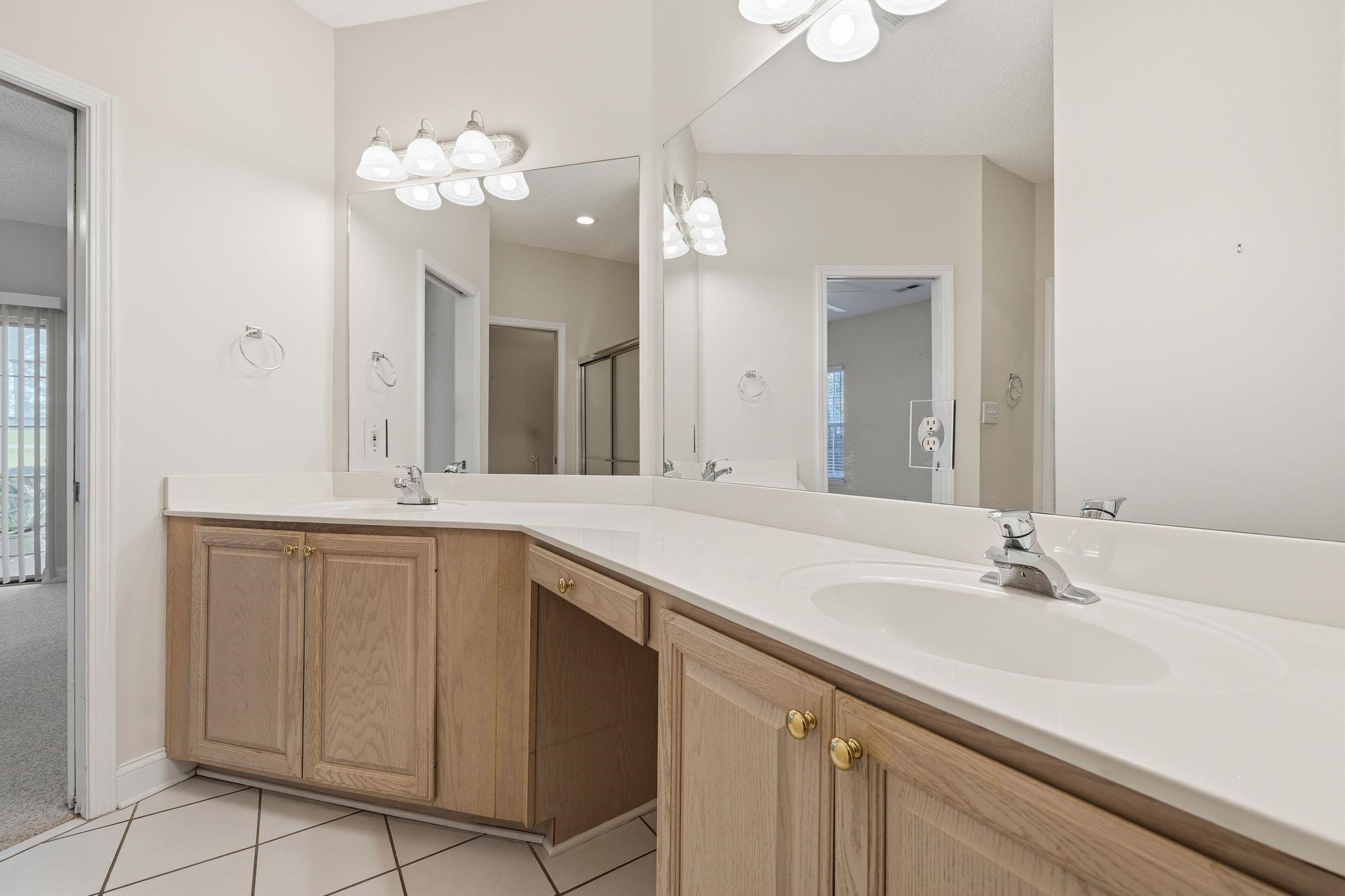 5049 Glenbrook Dr. Property Photo 21