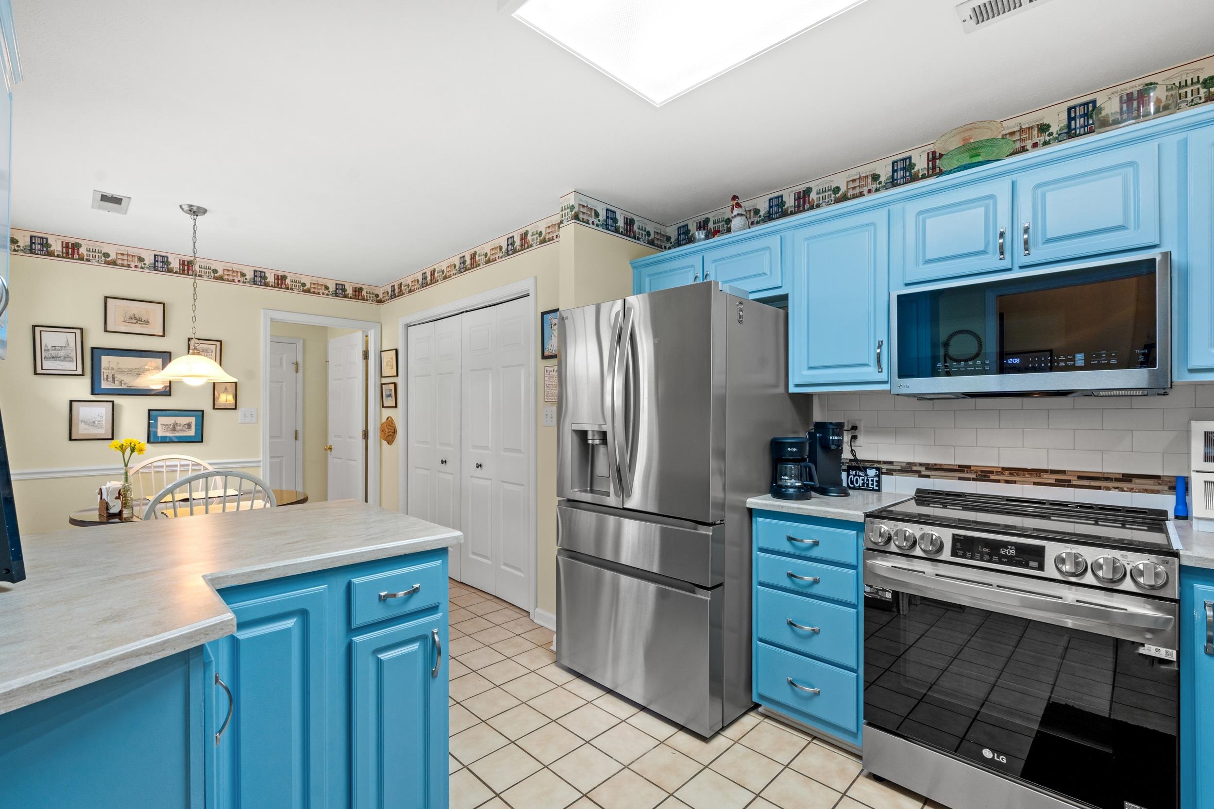4550 Eastport Blvd. Property Photo 6