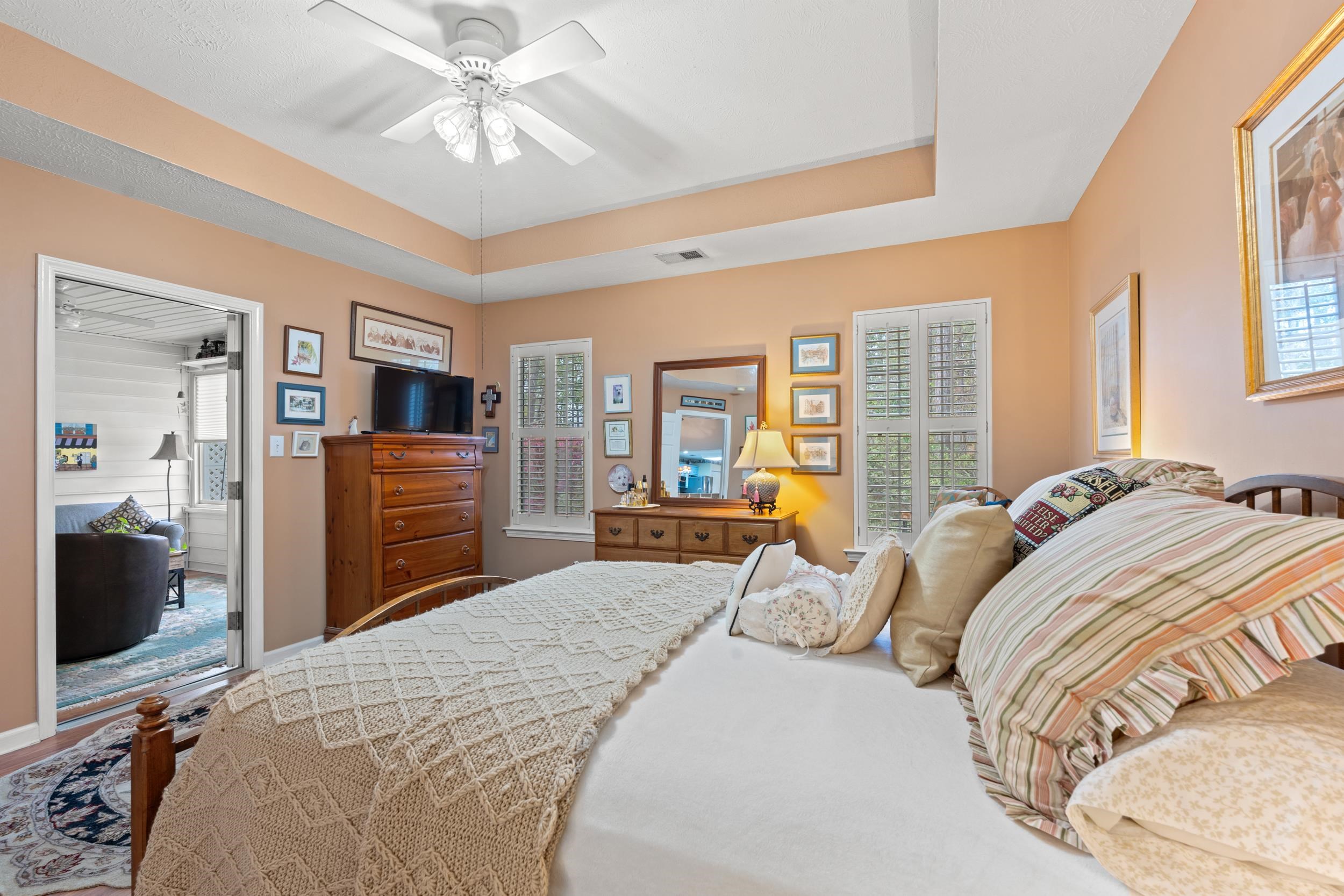 4550 Eastport Blvd. Property Photo 20