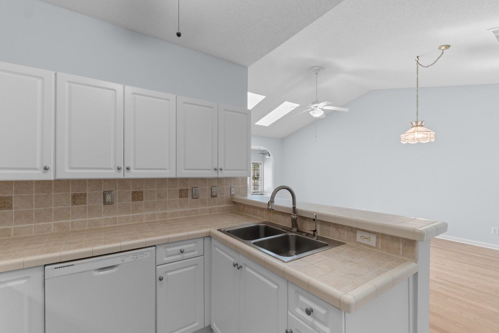 4520 Lighthouse Dr. Property Photo 4
