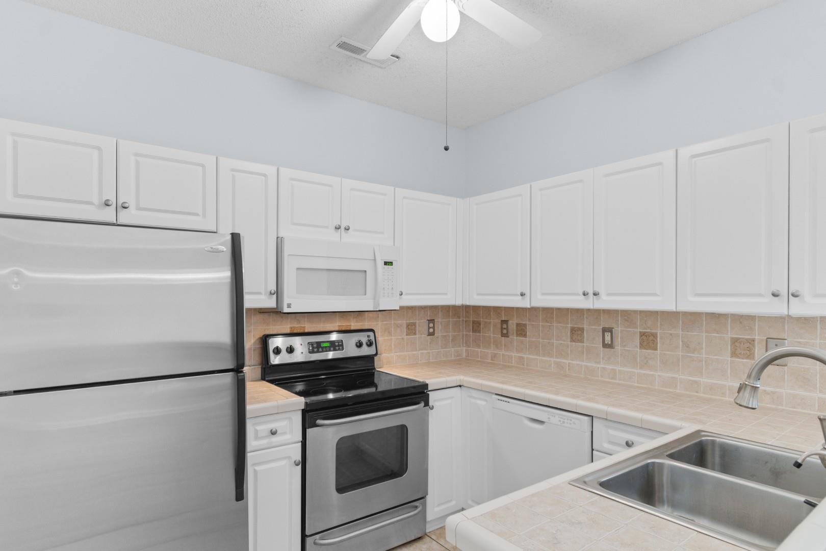 4520 Lighthouse Dr. Property Photo 5