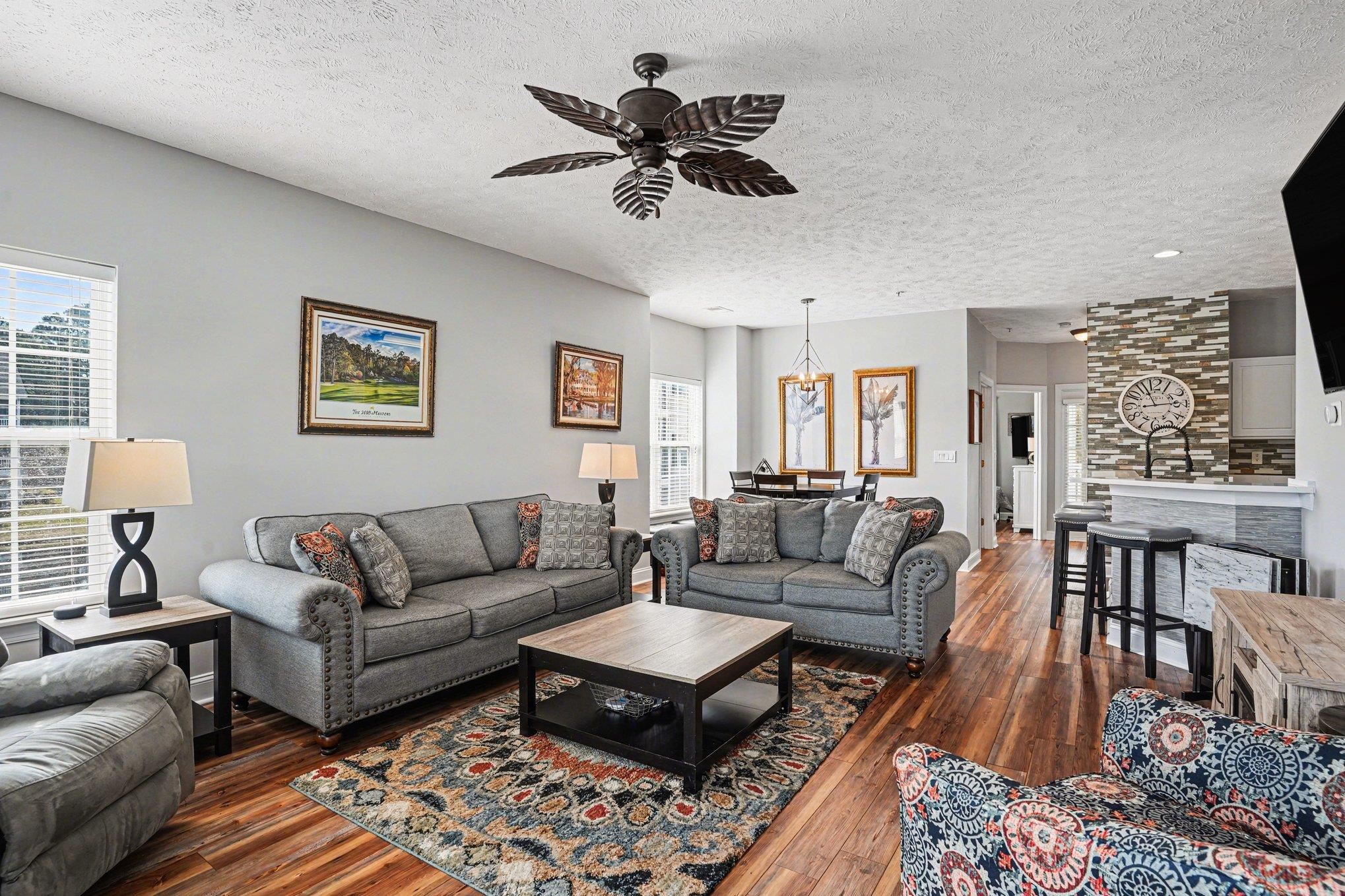 6000 Windsor Green Way Property Photo 4