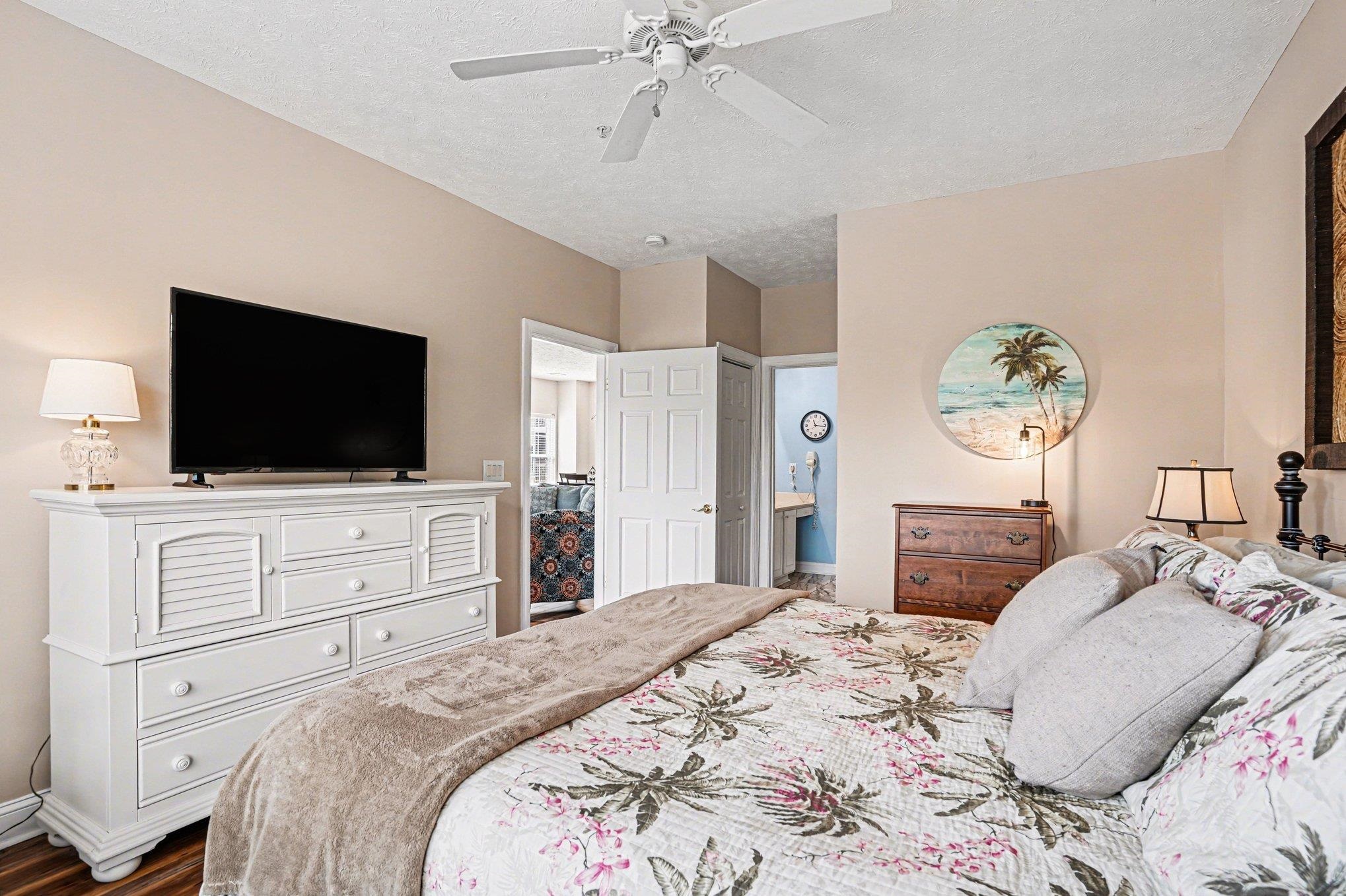 6000 Windsor Green Way Property Photo 16