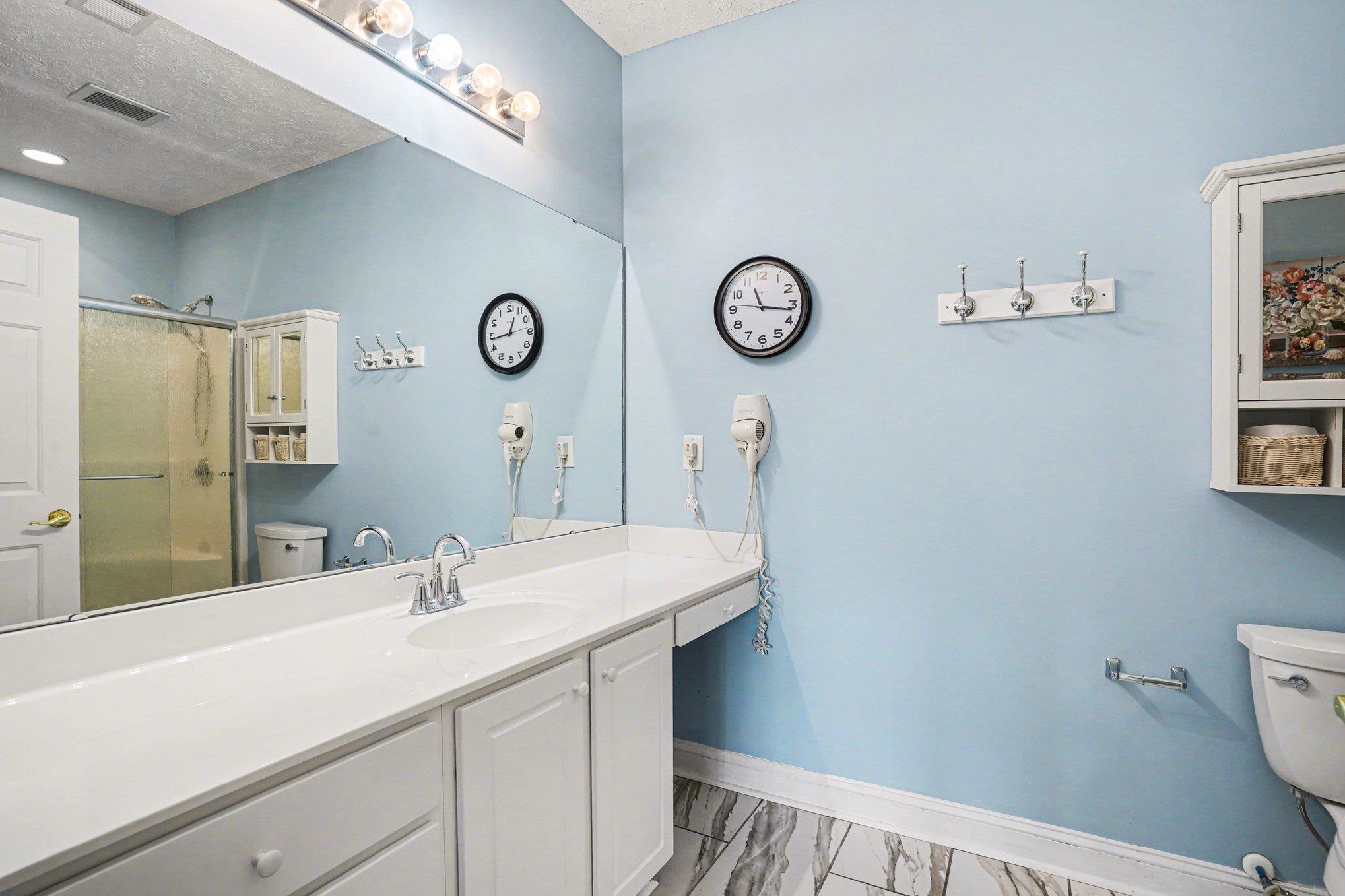 6000 Windsor Green Way Property Photo 17