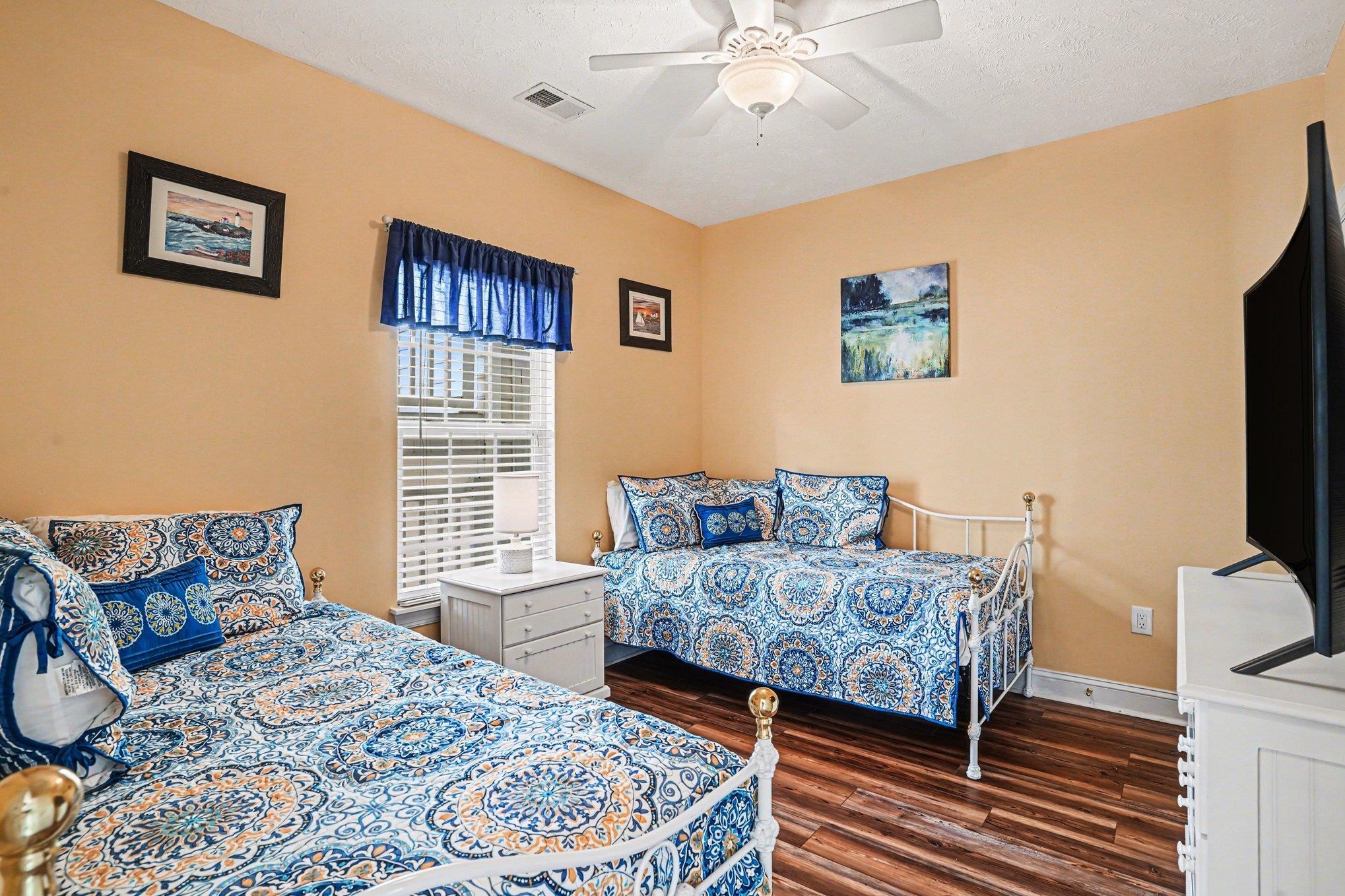 6000 Windsor Green Way Property Photo 23