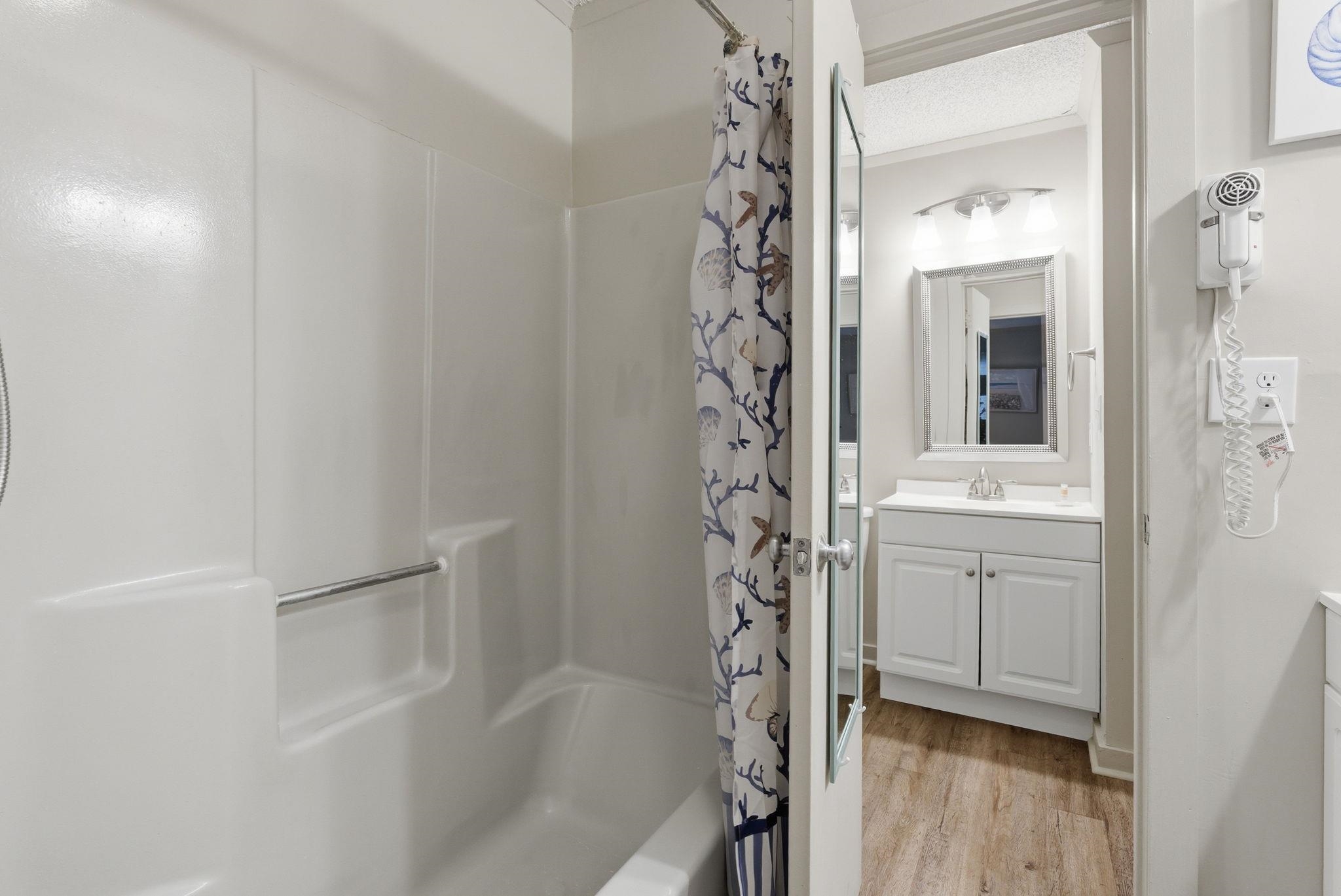 415 Ocean Creek Dr. Property Photo 23