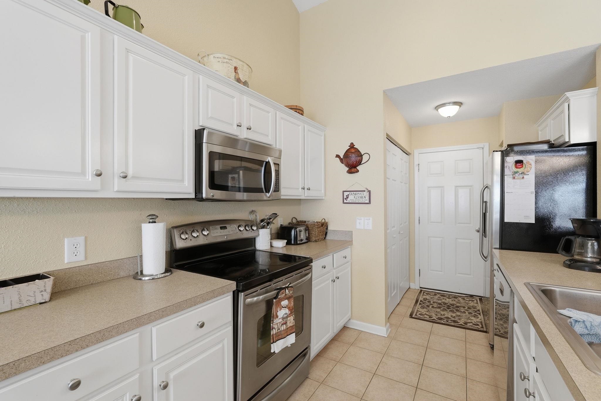 505 Crystalaire Rd. Property Photo 26