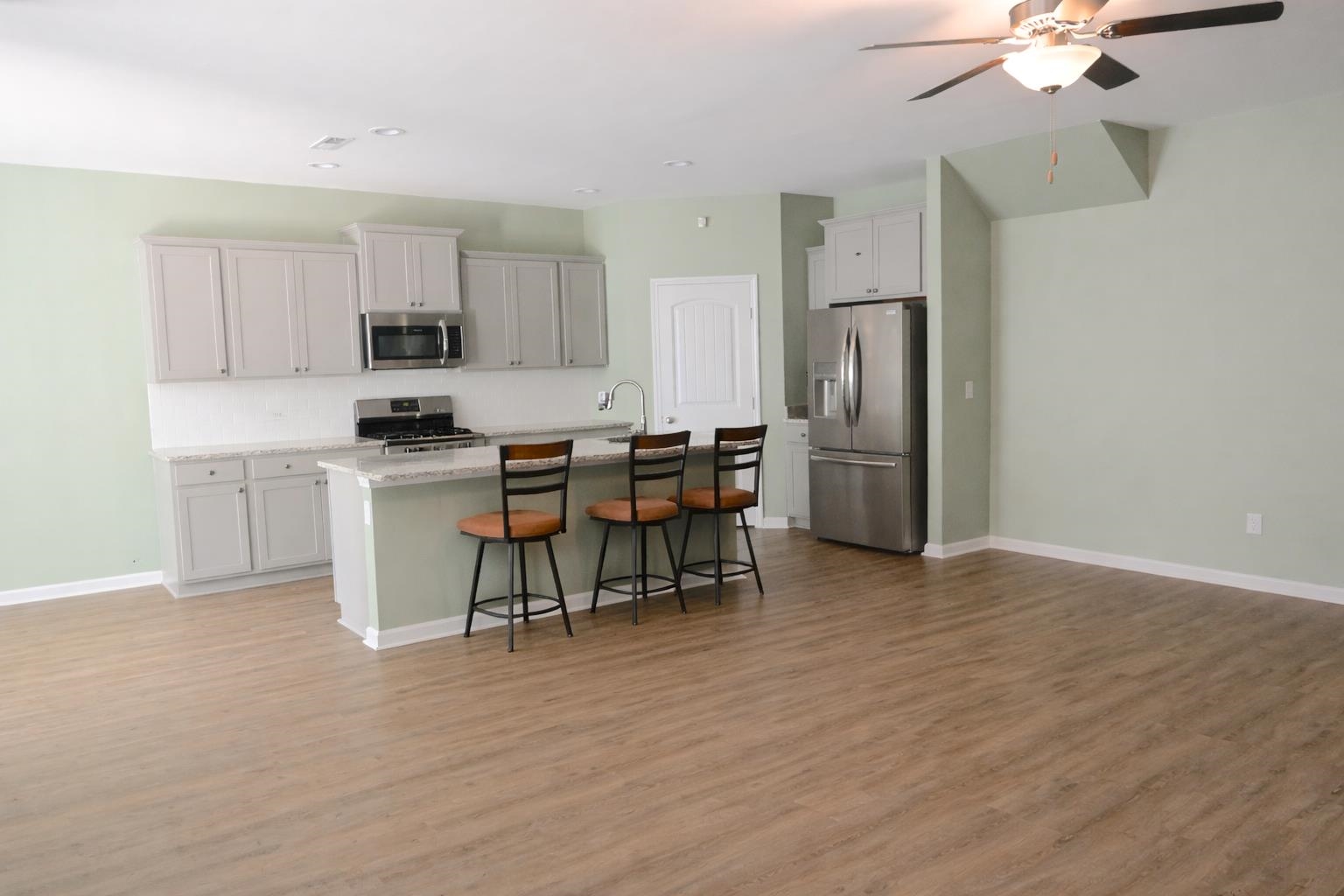 2604 Seaport Circle Property Photo 5