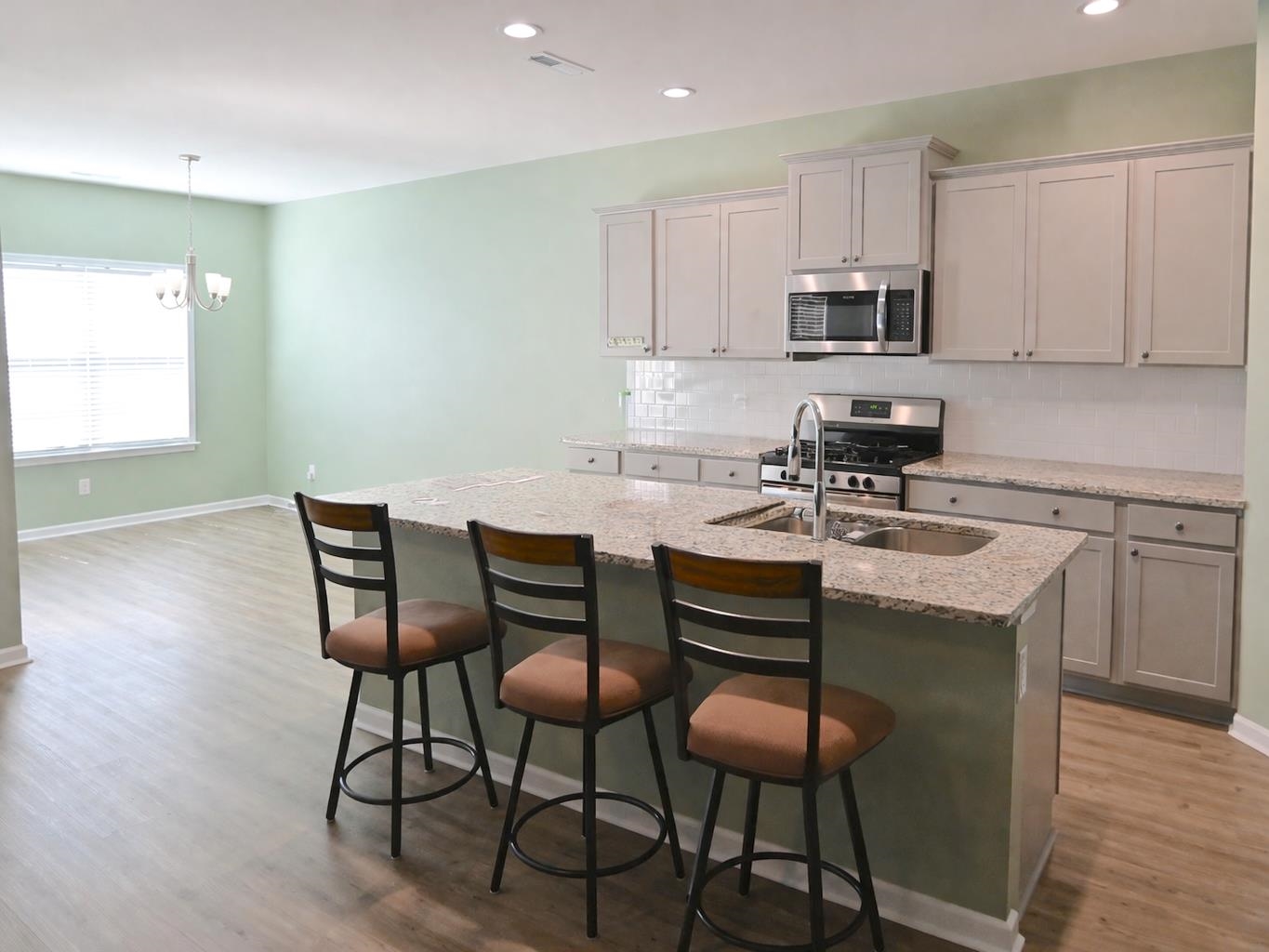2604 Seaport Circle Property Photo 6