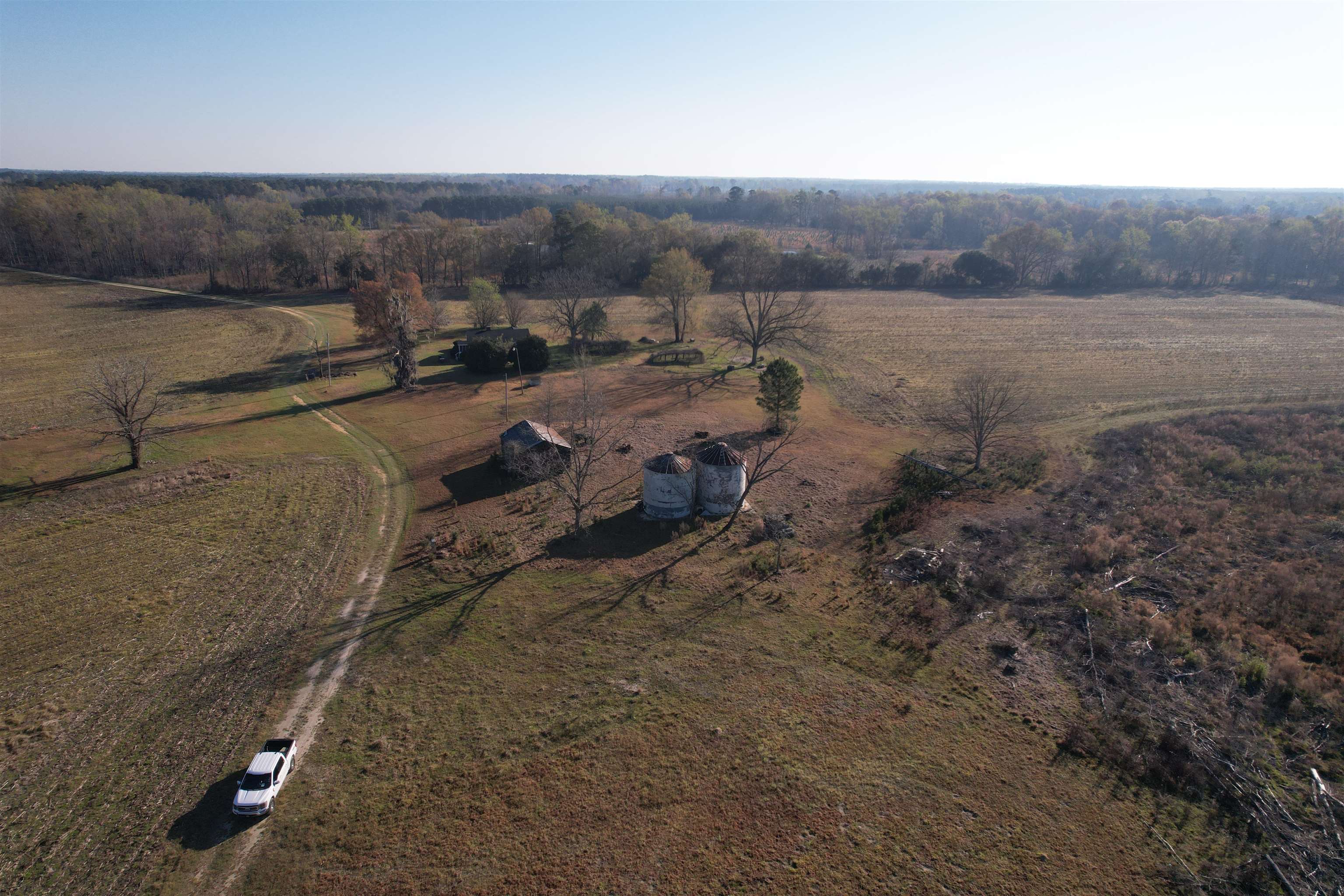 711 Cade Rd. Property Photo 26