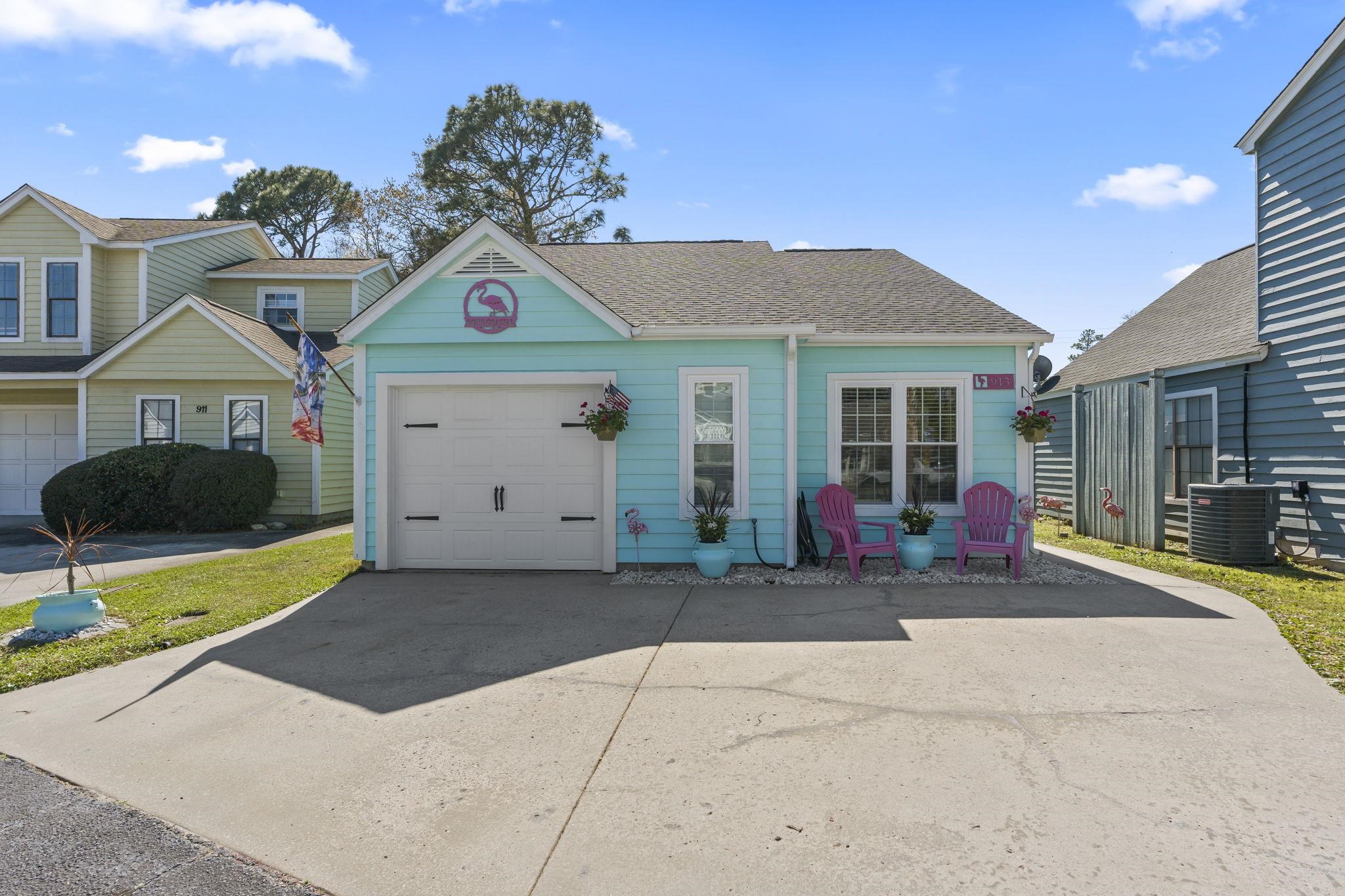 913 Charles St. Property Photo 1