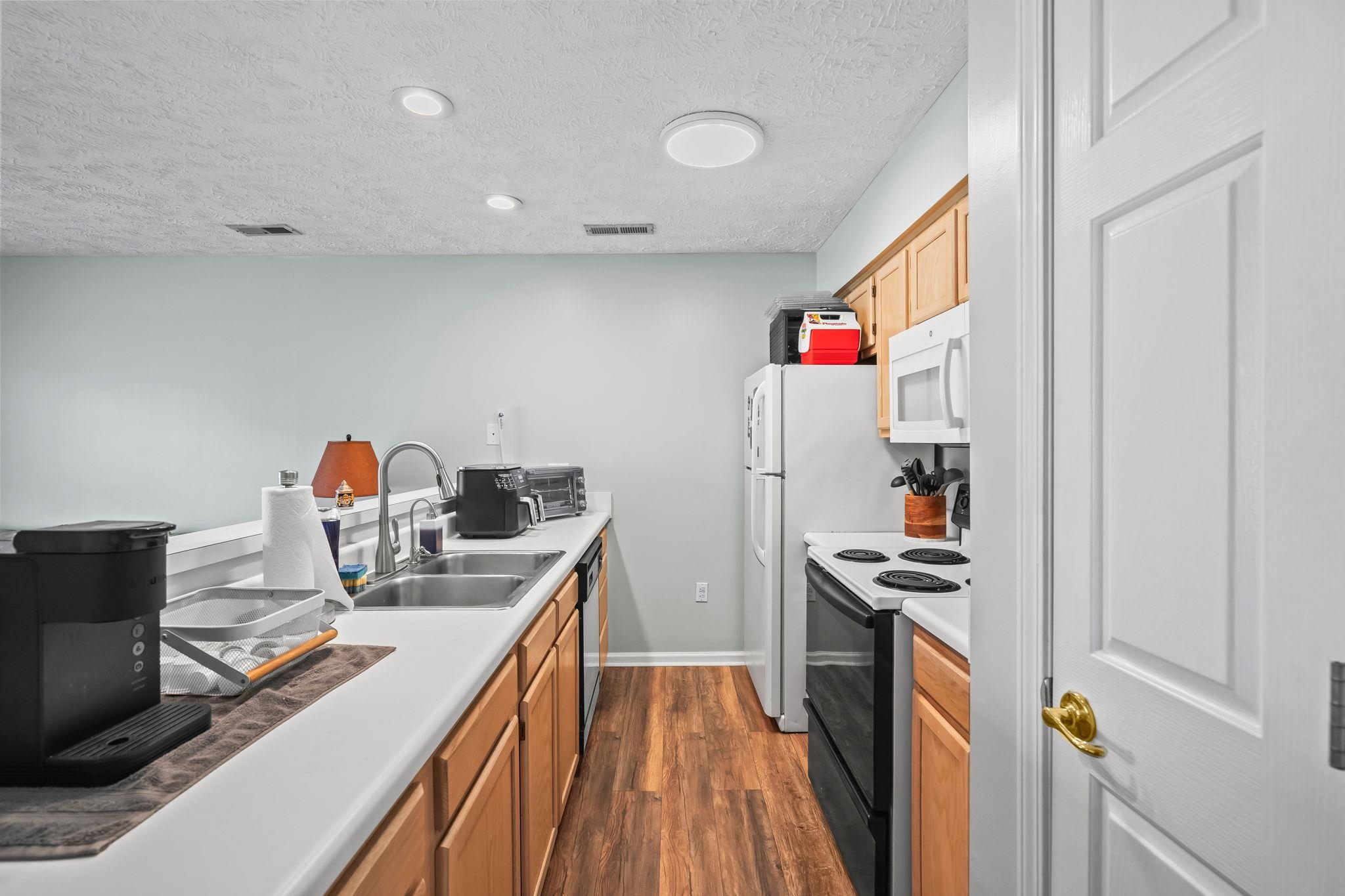 597 Blue River Ct. Property Photo 11