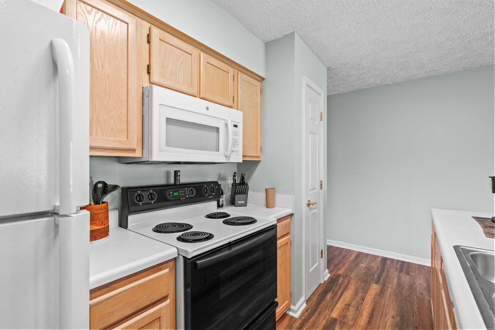 597 Blue River Ct. Property Photo 12