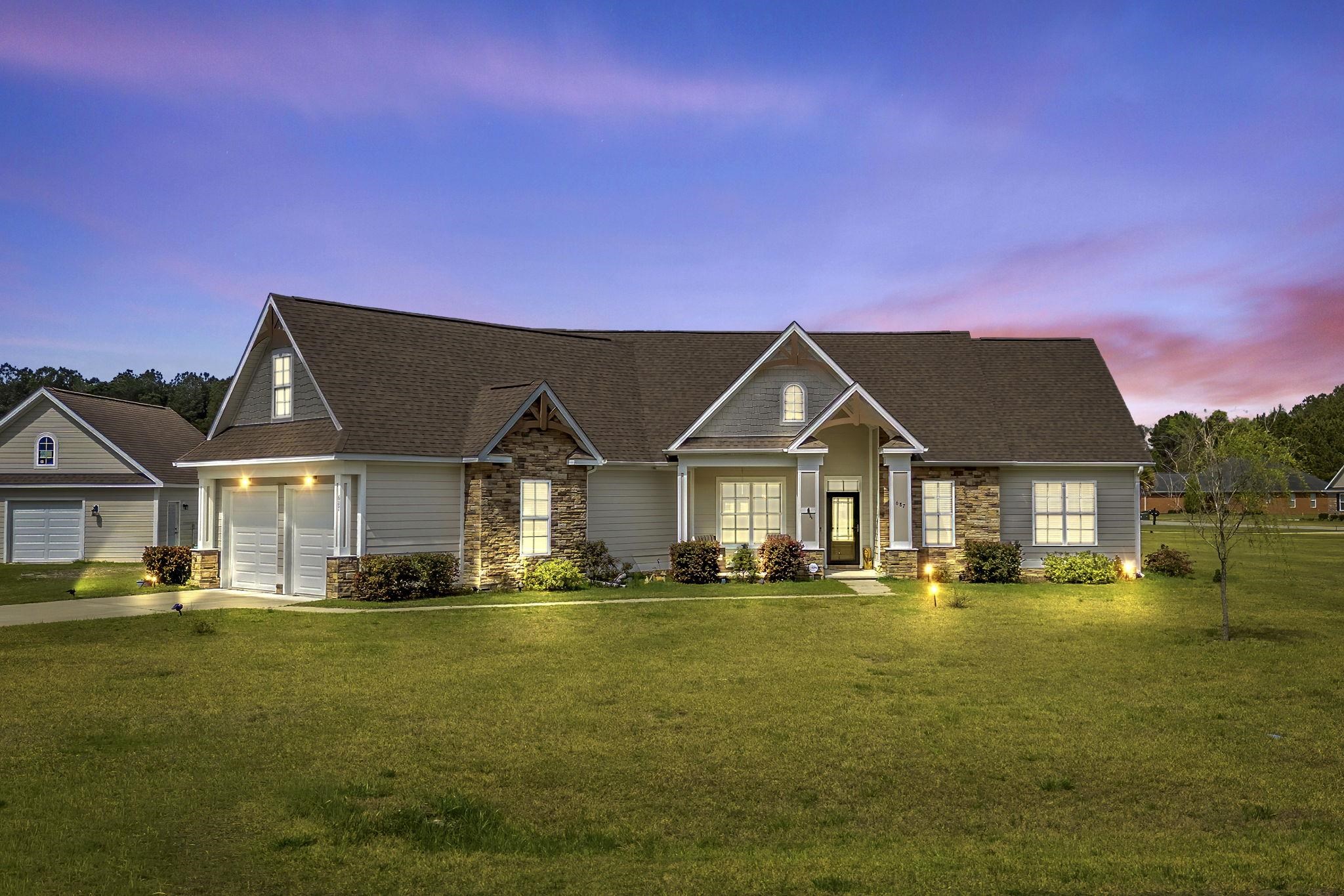 687 Tiger Paw Rd. Property Photo 1