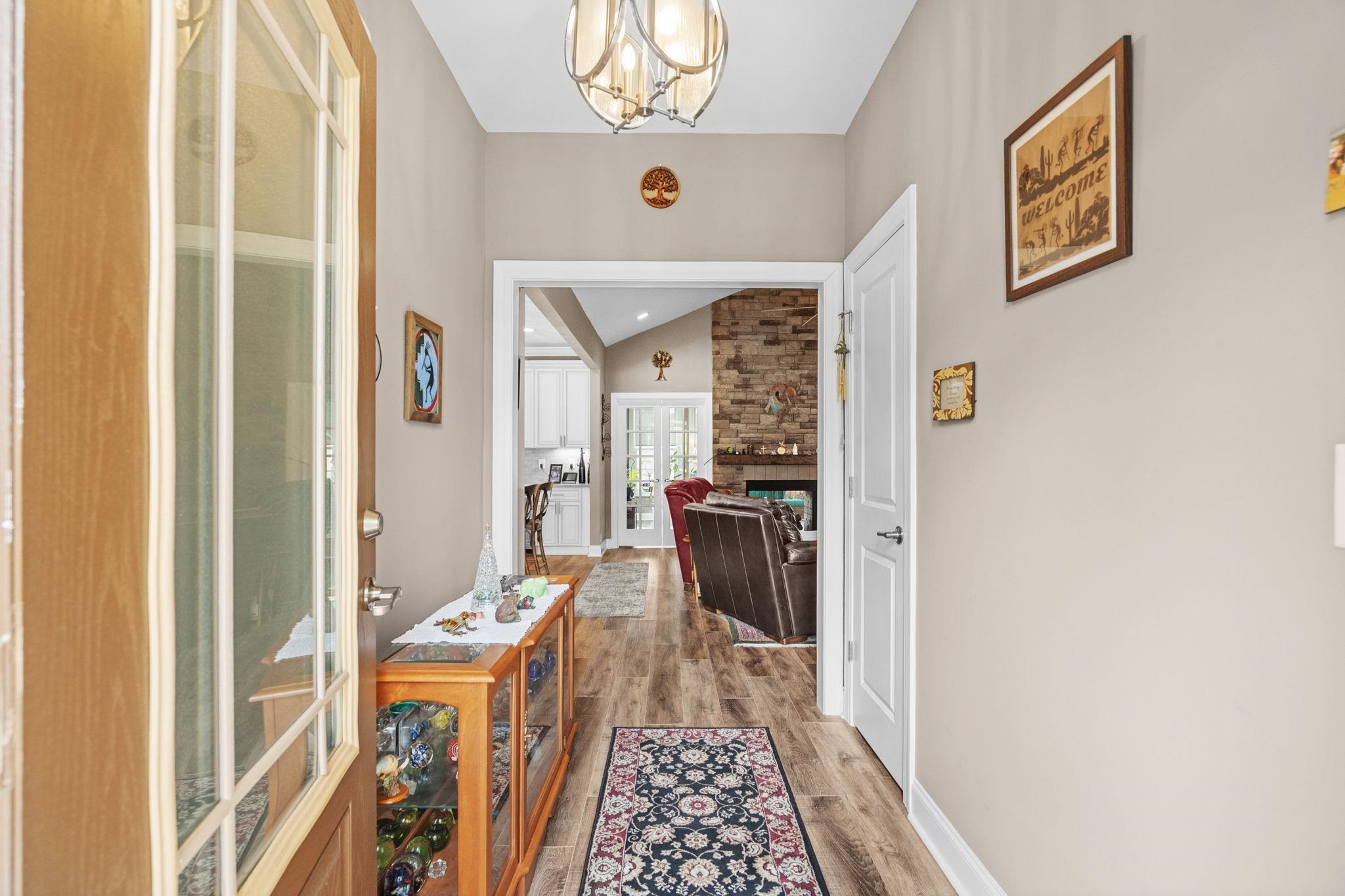 687 Tiger Paw Rd. Property Photo 5