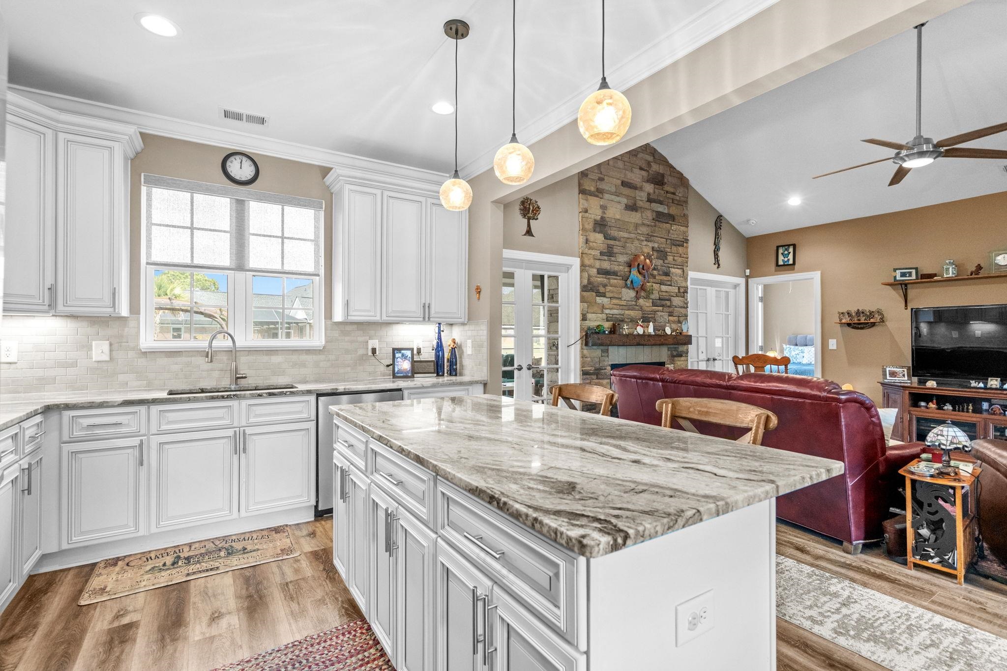 687 Tiger Paw Rd. Property Photo 14