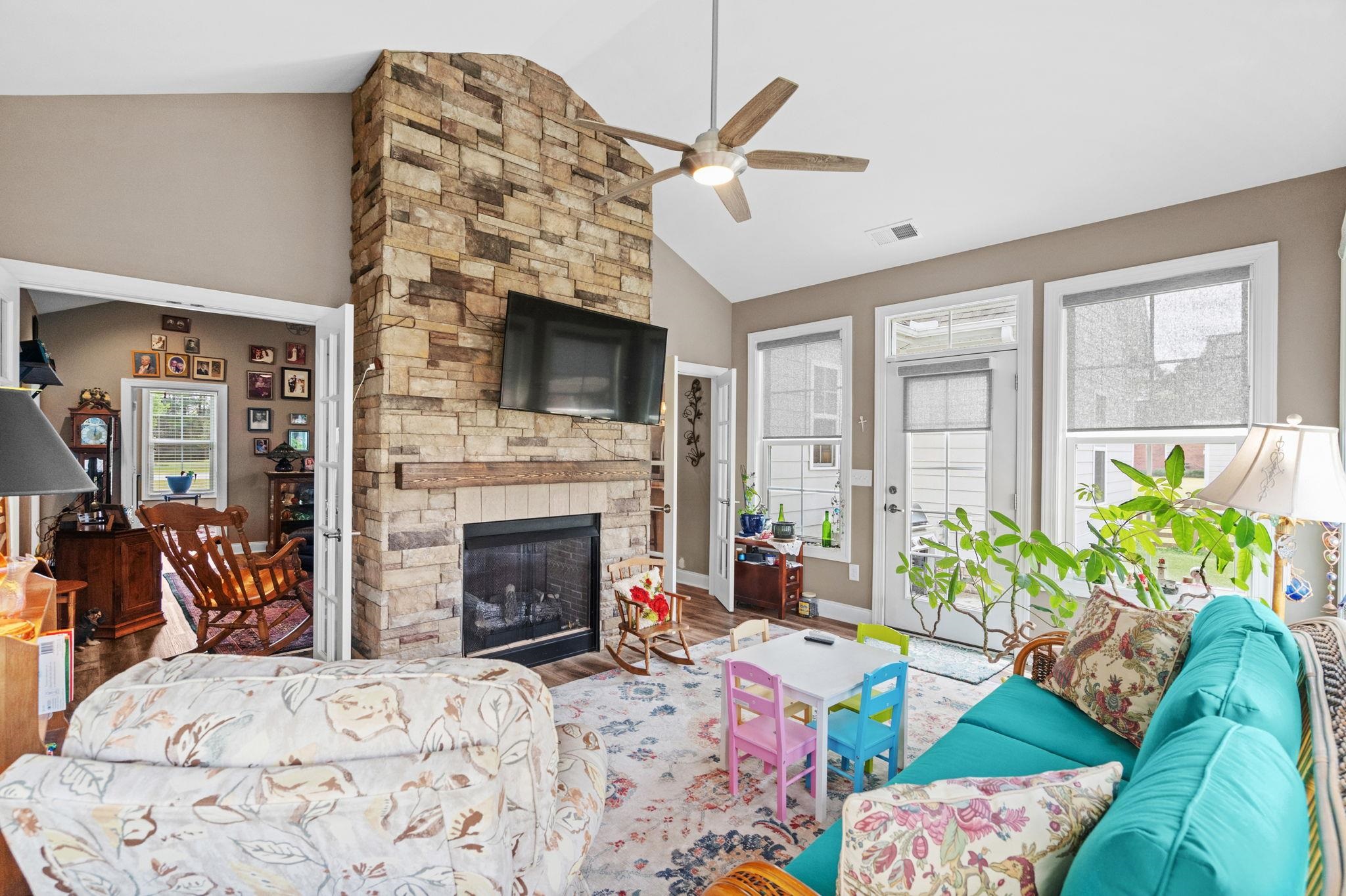 687 Tiger Paw Rd. Property Photo 24