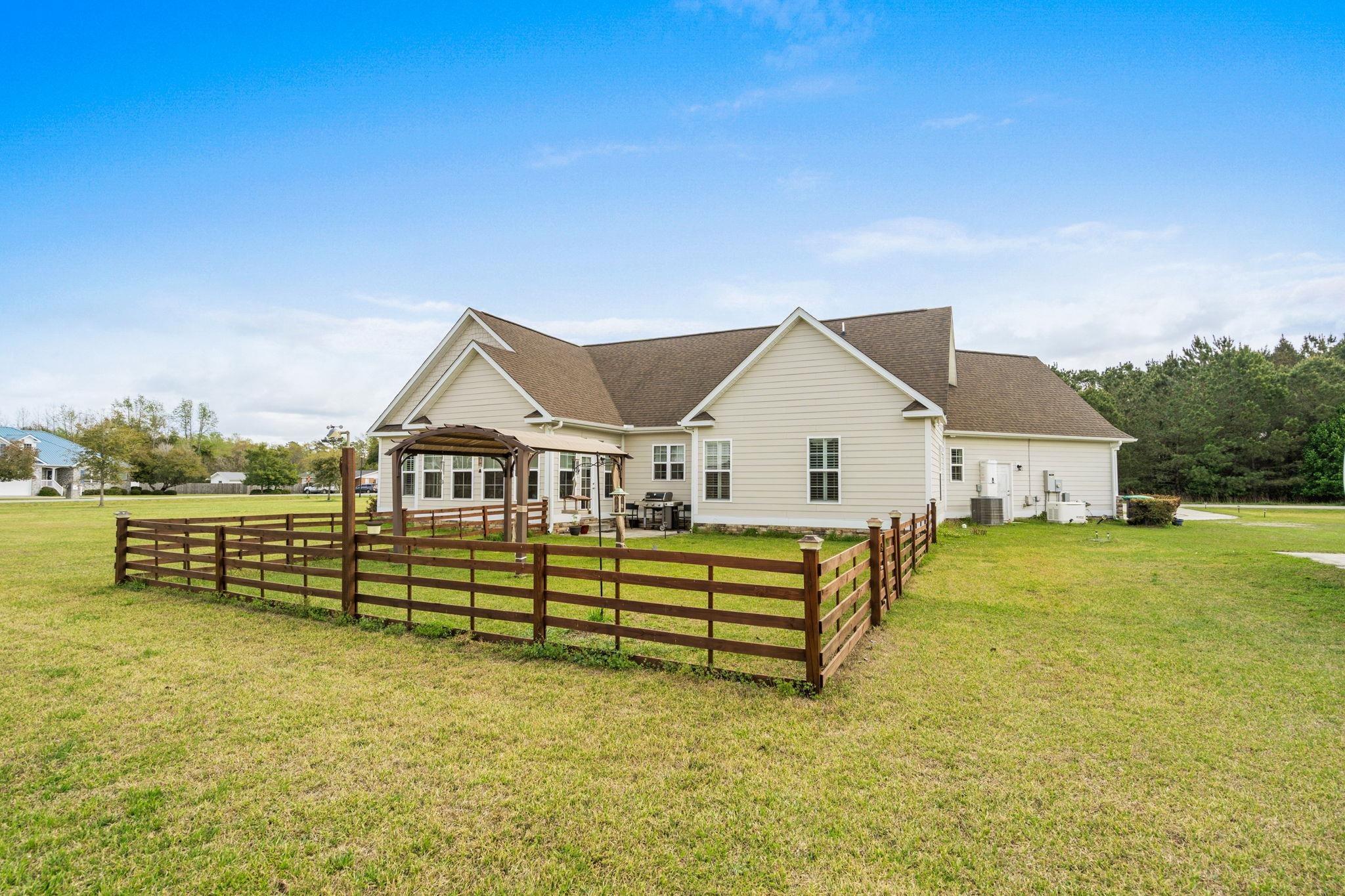 687 Tiger Paw Rd. Property Photo 44