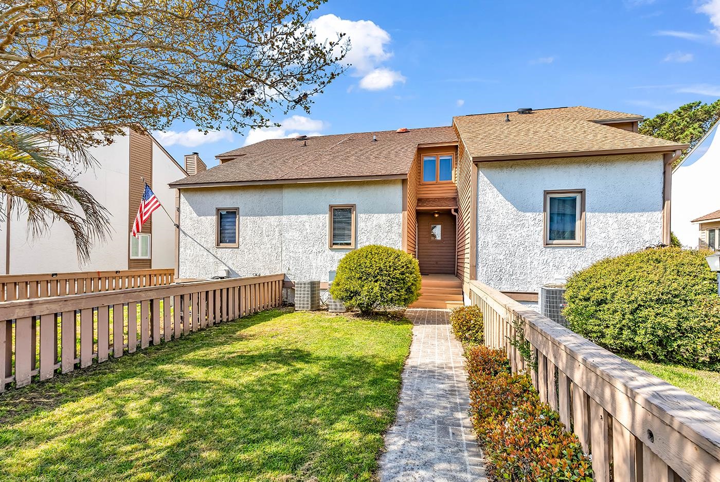 4096 Fairway Lakes Dr.