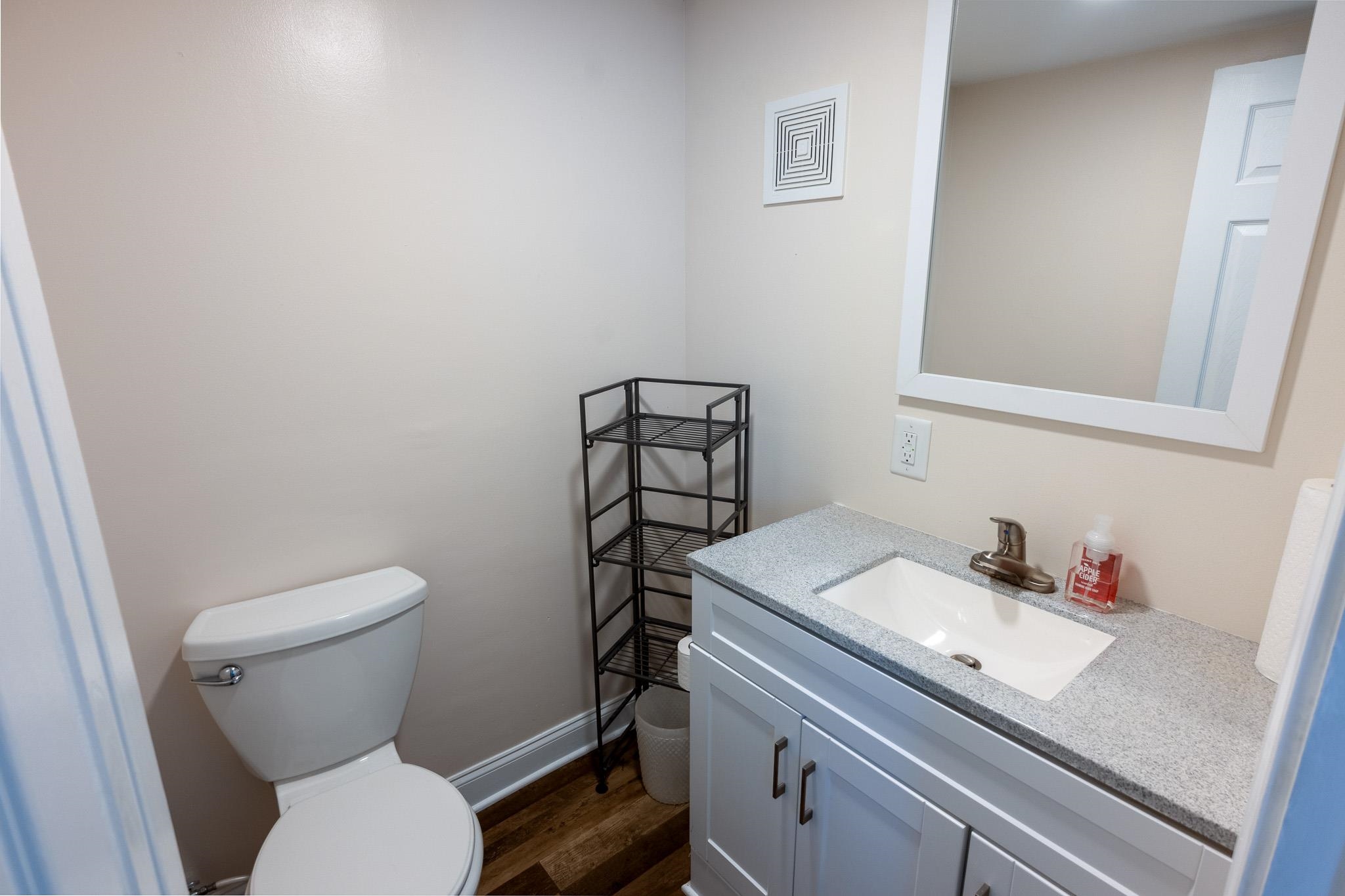 9700 Kings Rd. Property Photo 12