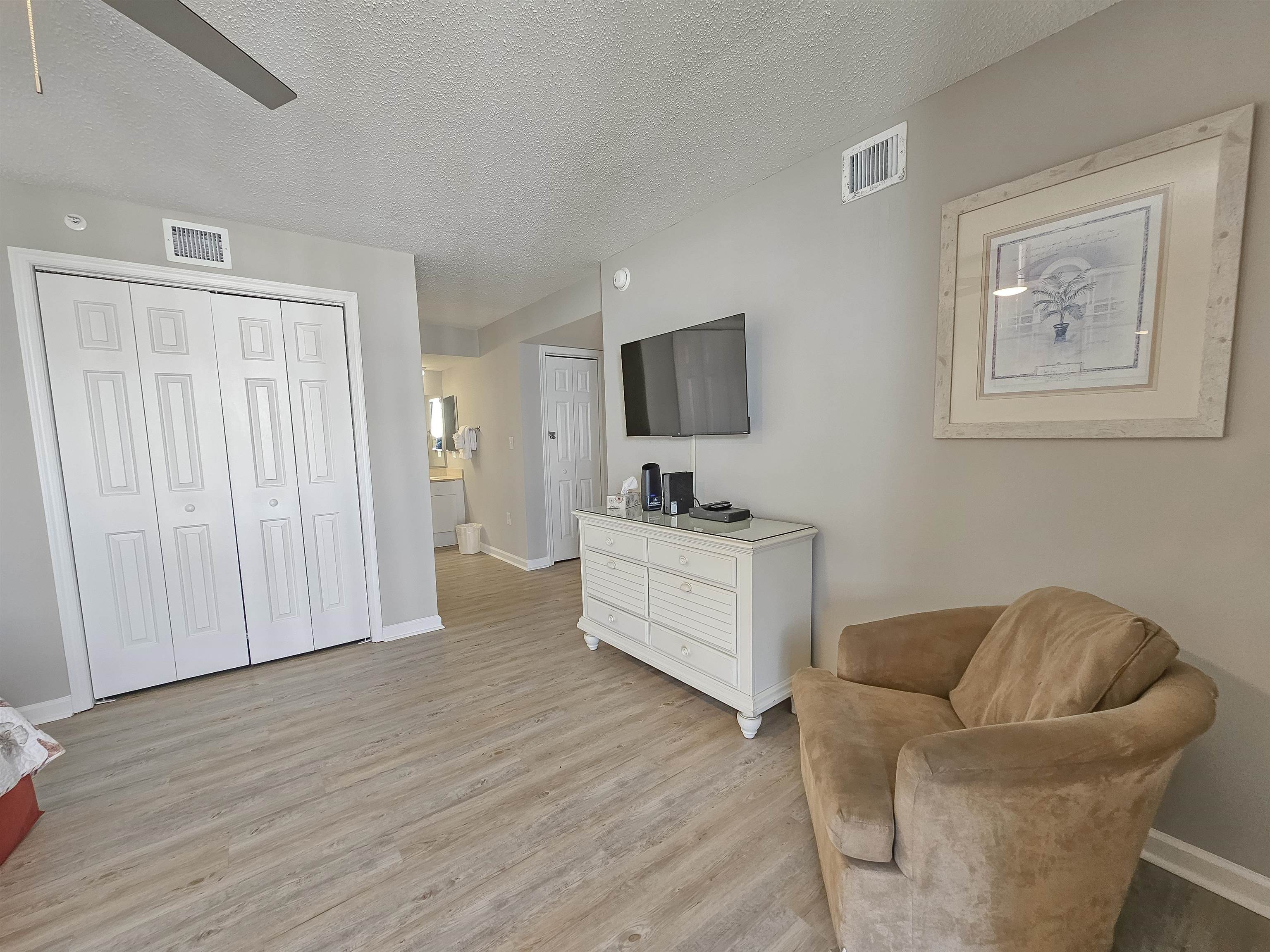 8560 Queensway Blvd. Property Photo 30