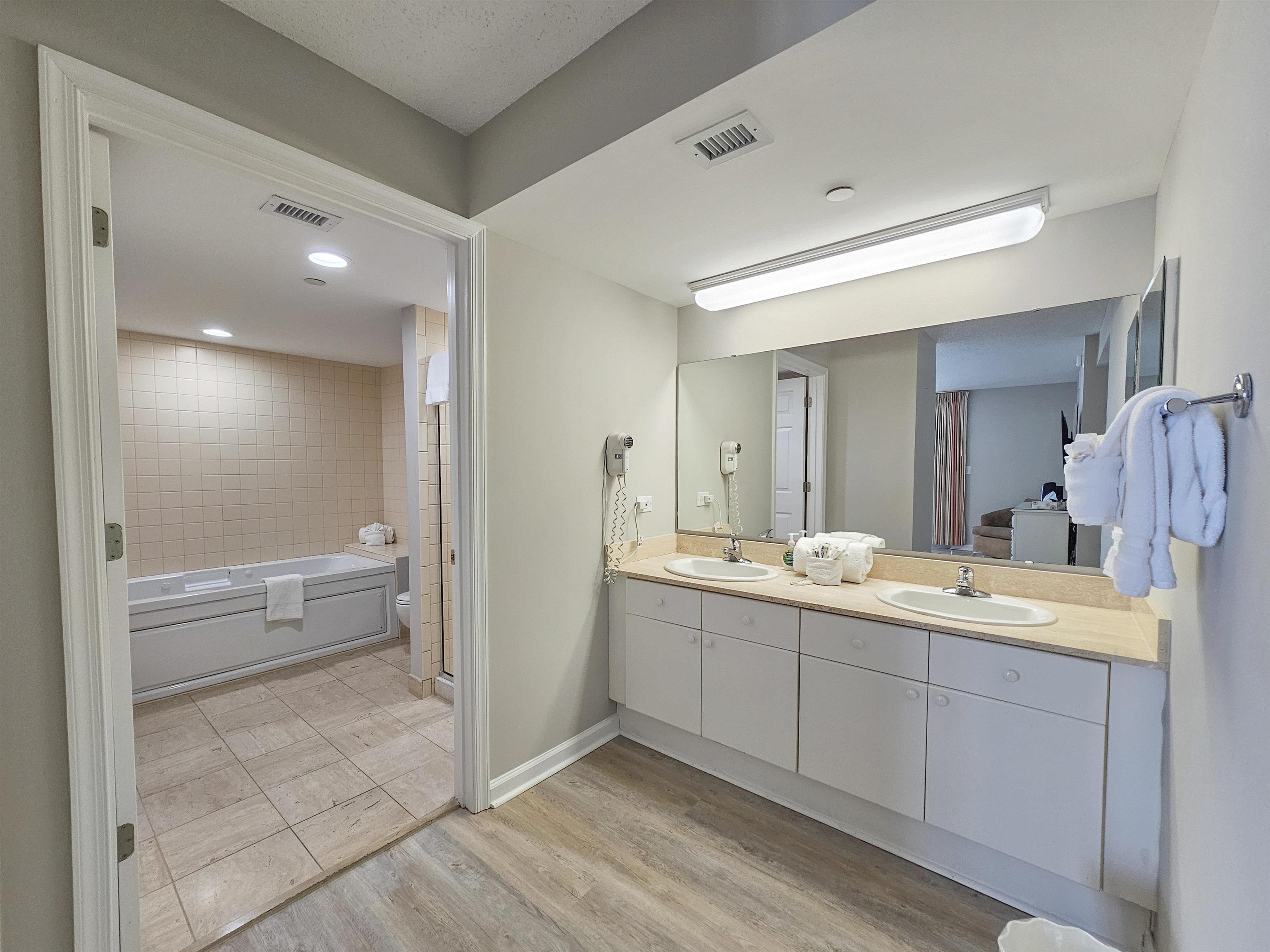 8560 Queensway Blvd. Property Photo 32