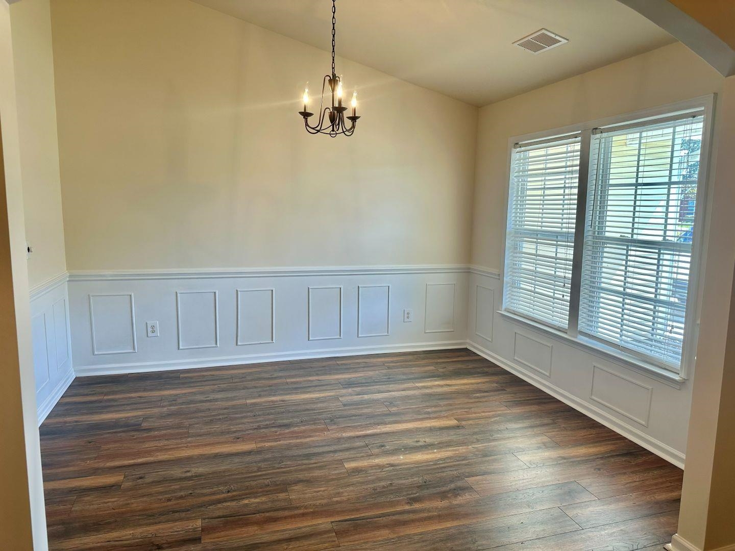 1616 Langley Dr. Property Photo 6