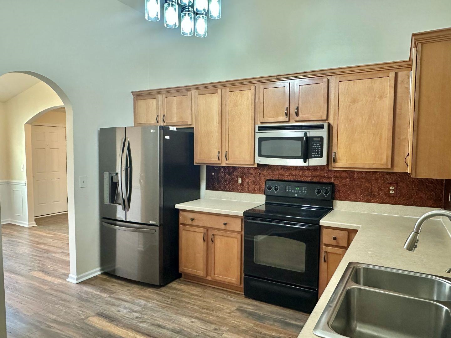 1616 Langley Dr. Property Photo 11