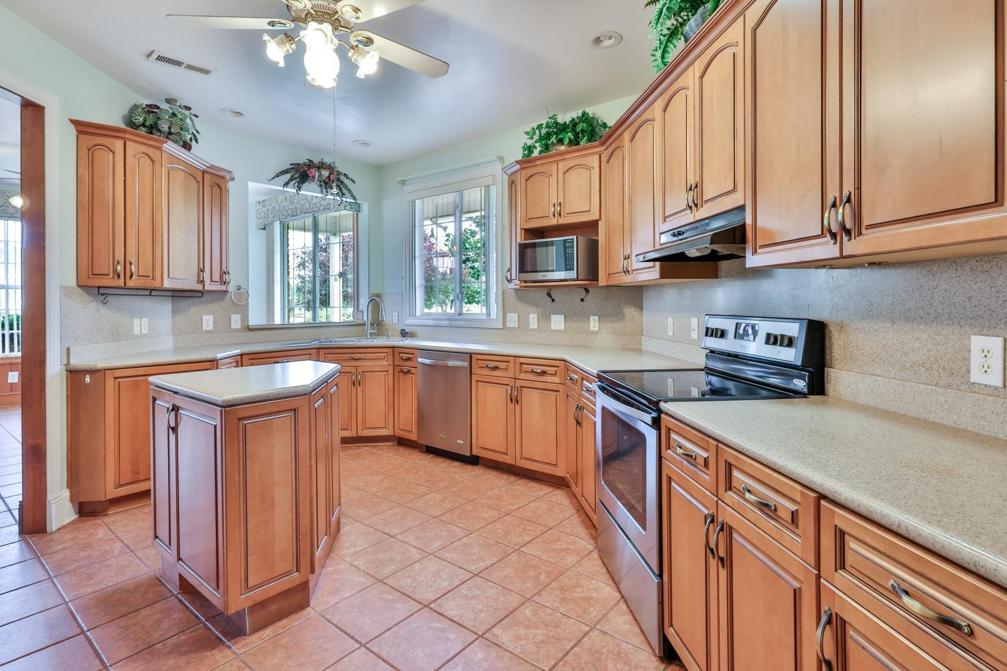 533 Stonemason Dr. Property Photo 6