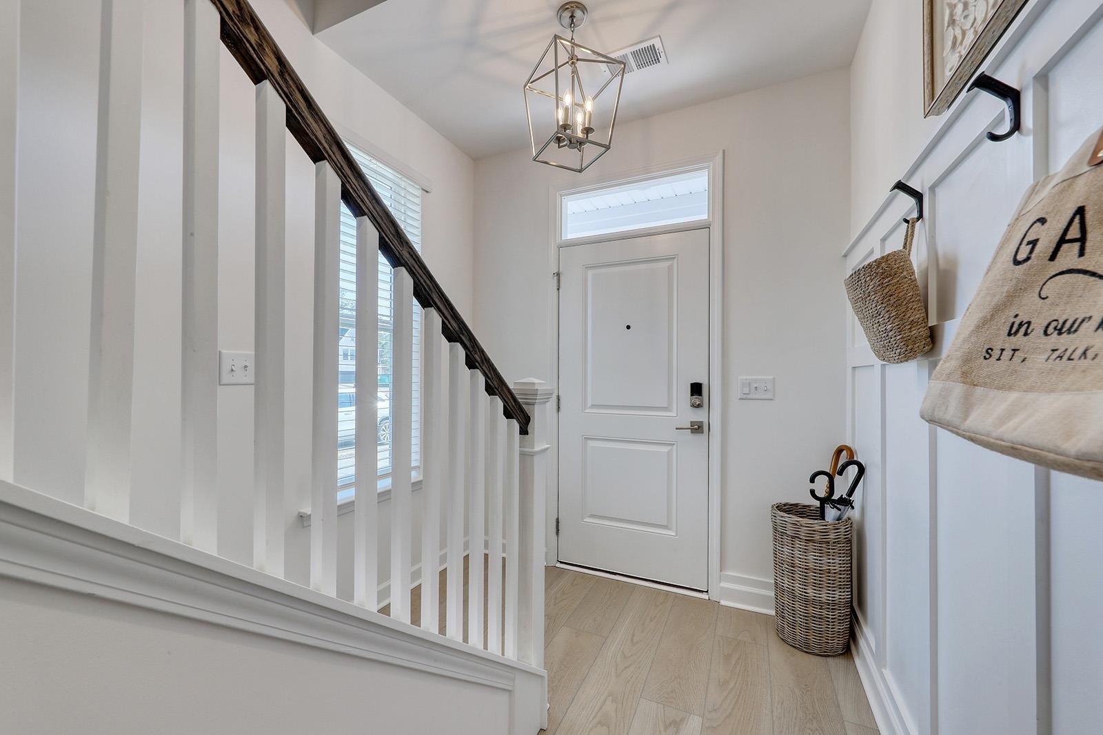 476 Ireland Way Property Photo 3
