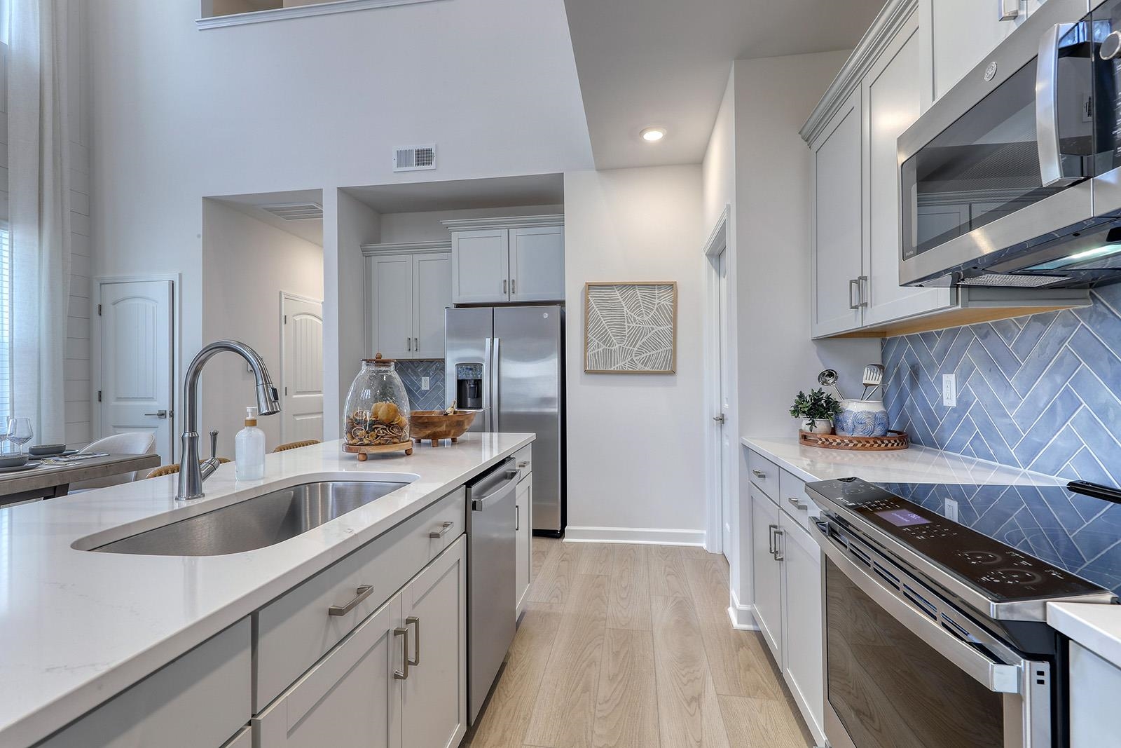 476 Ireland Way Property Photo 10